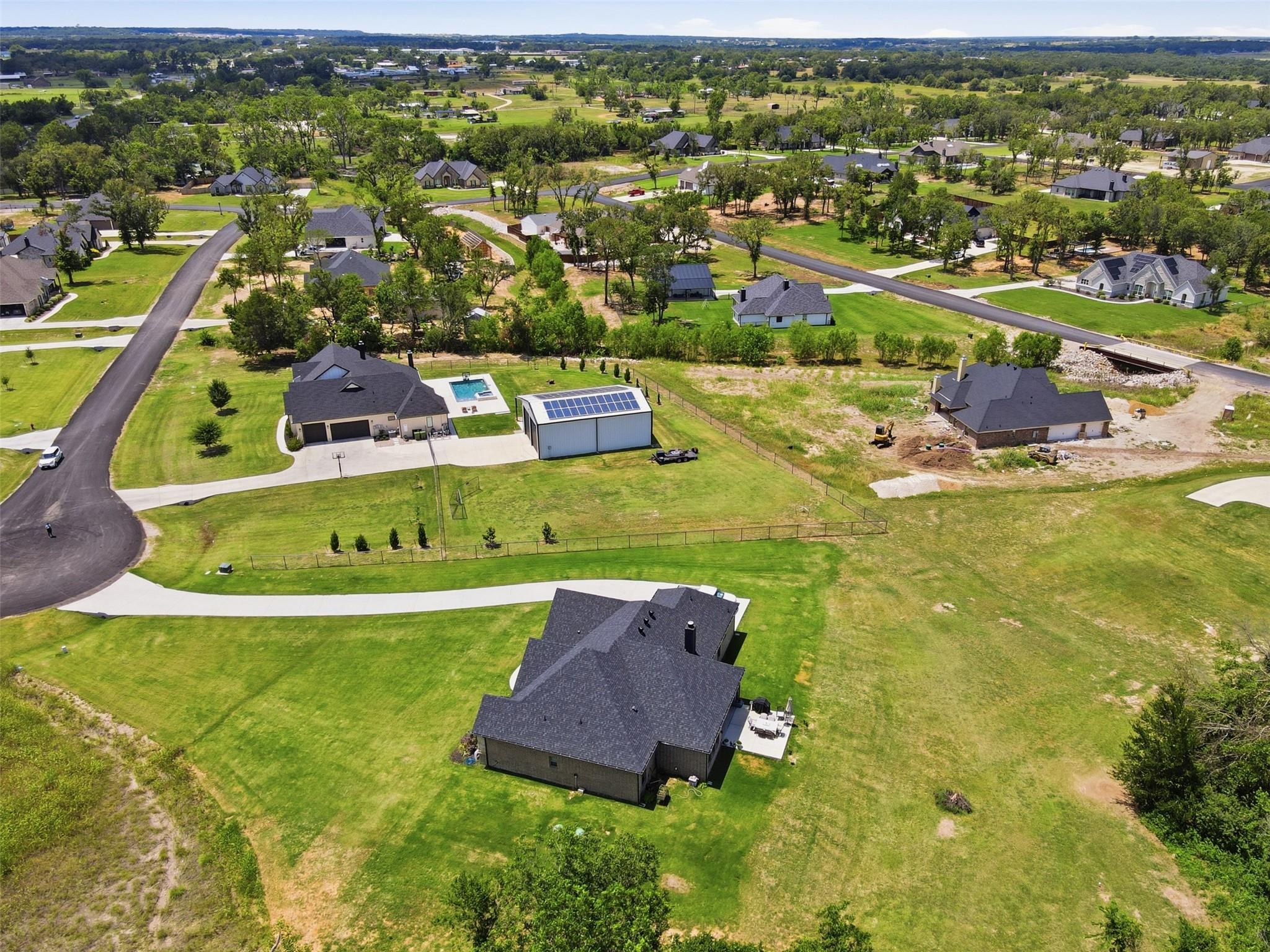 main property photo 28