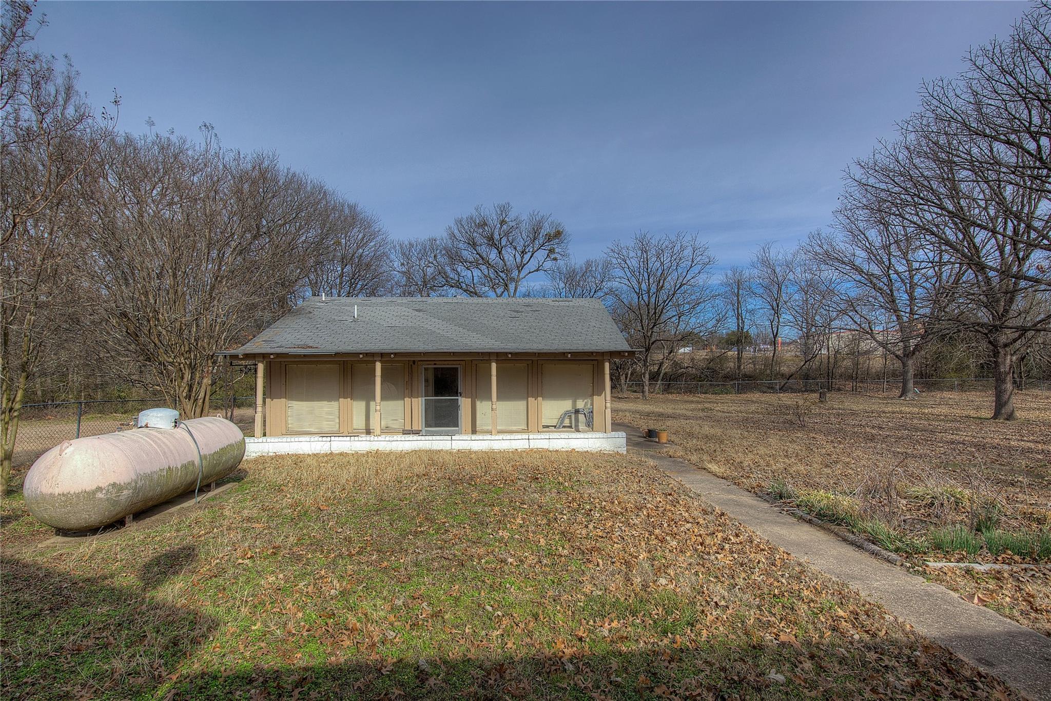 main property photo 34