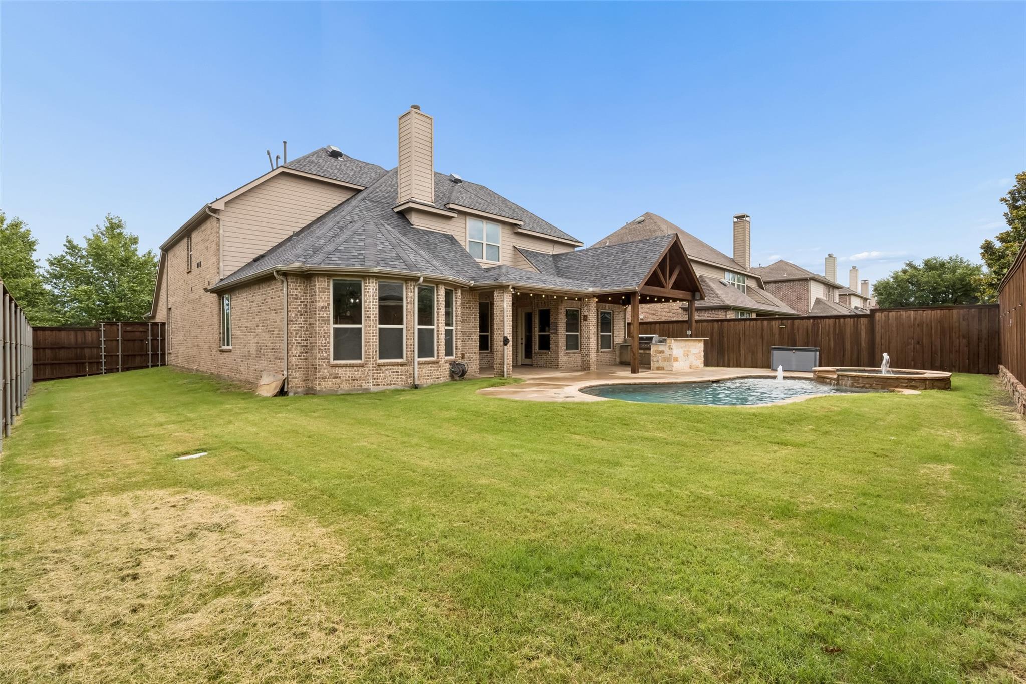 main property photo 4