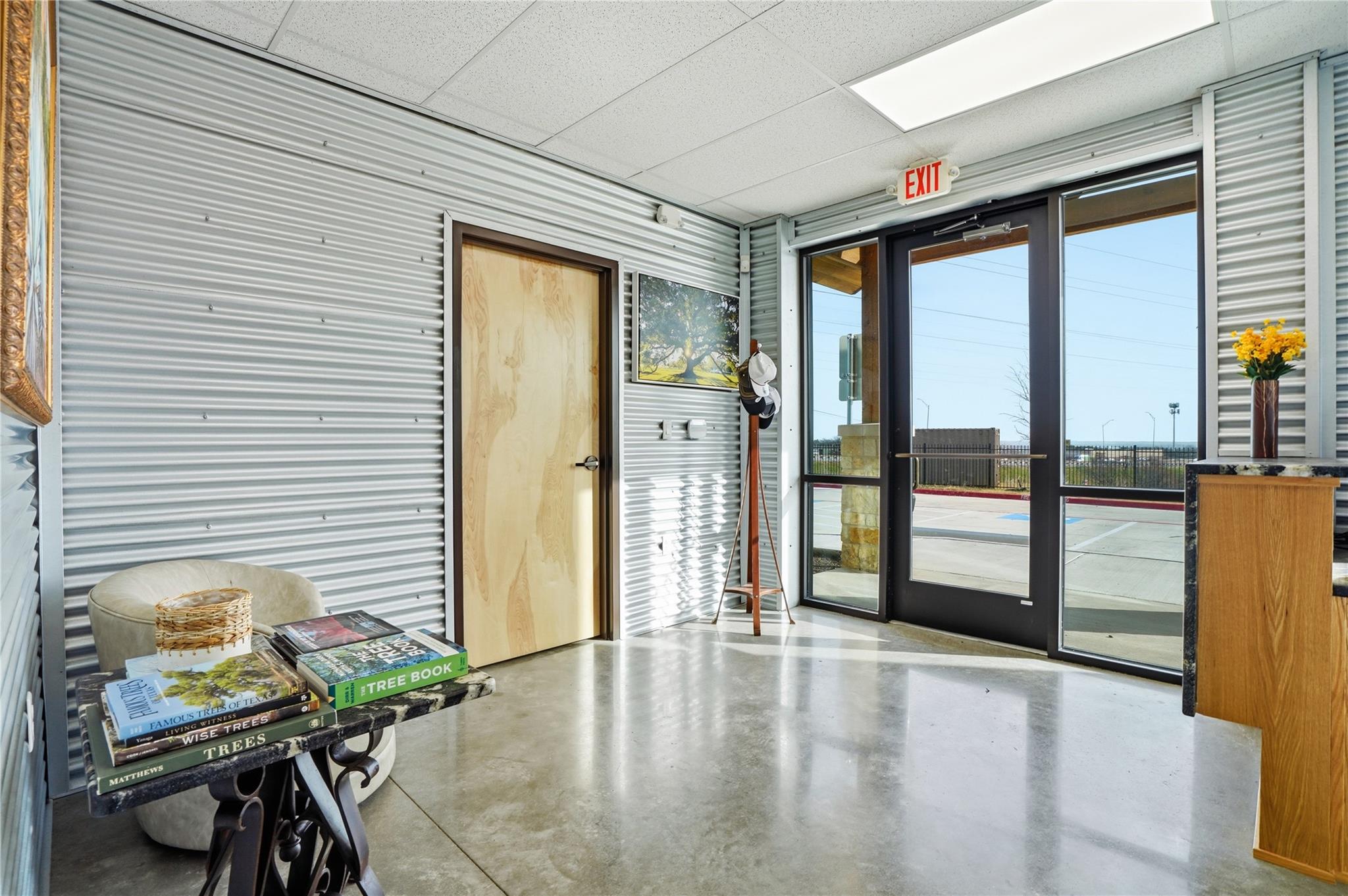 main property photo 6
