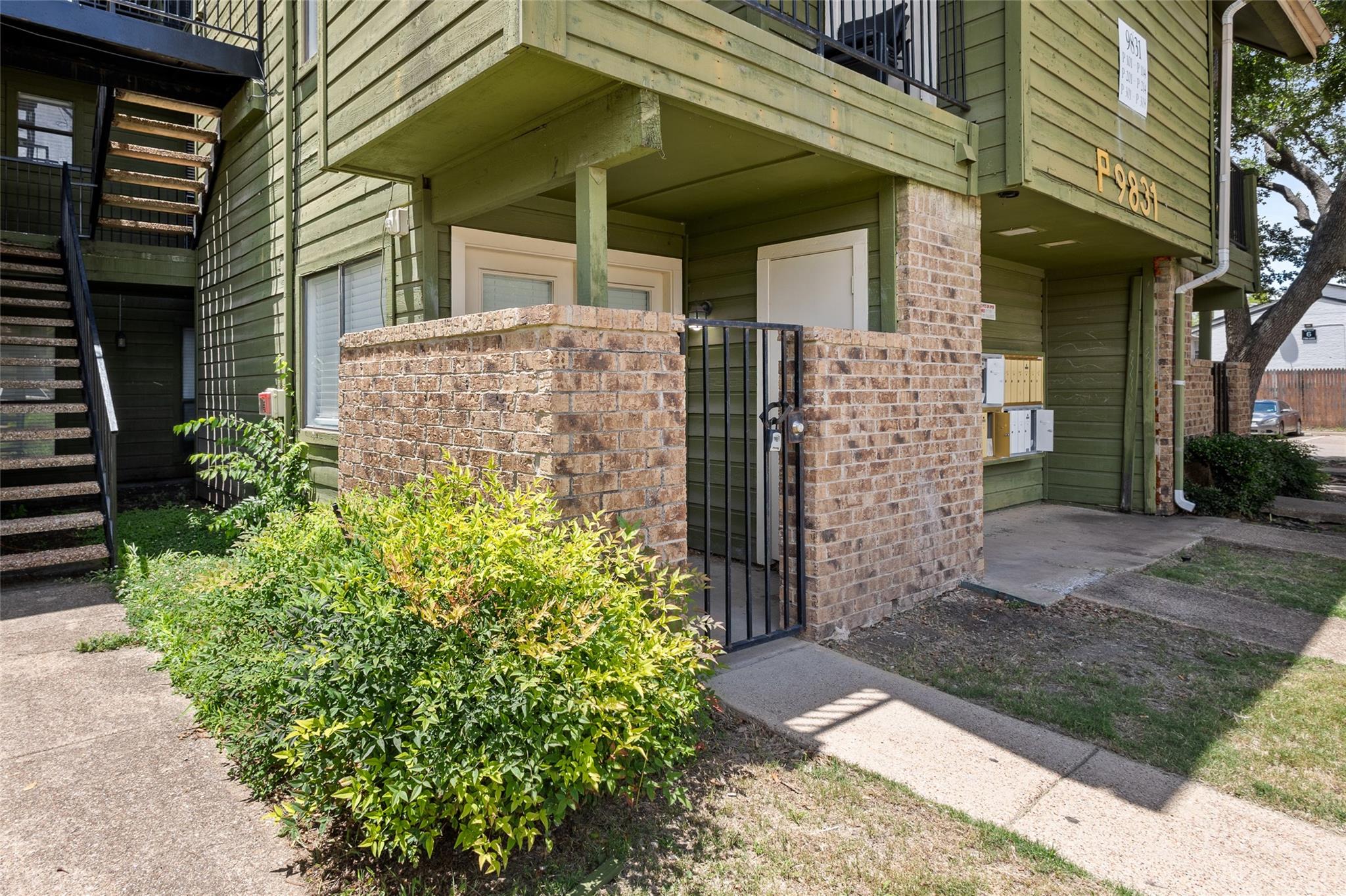 main property photo 16