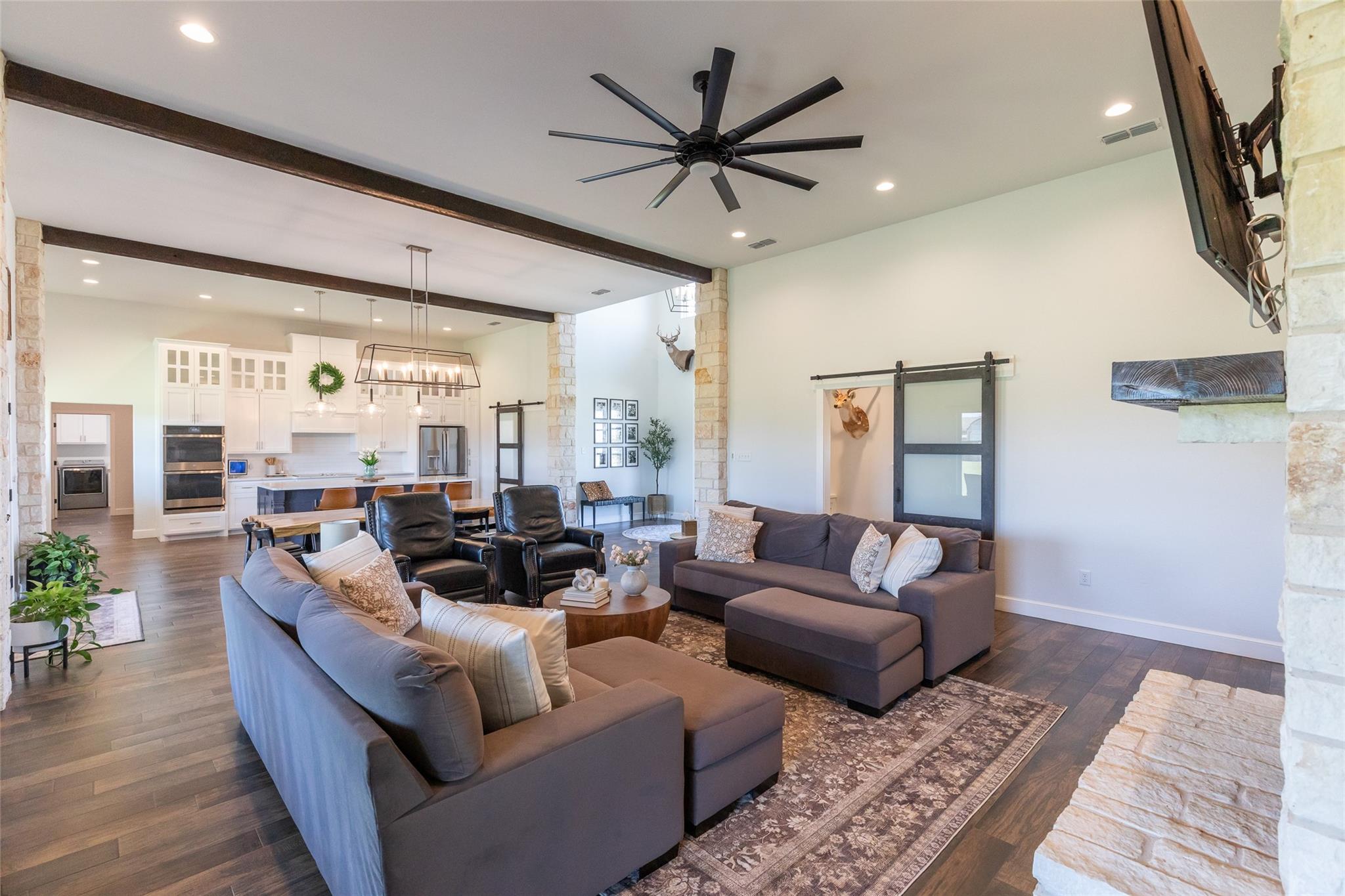 property viewer photo 18