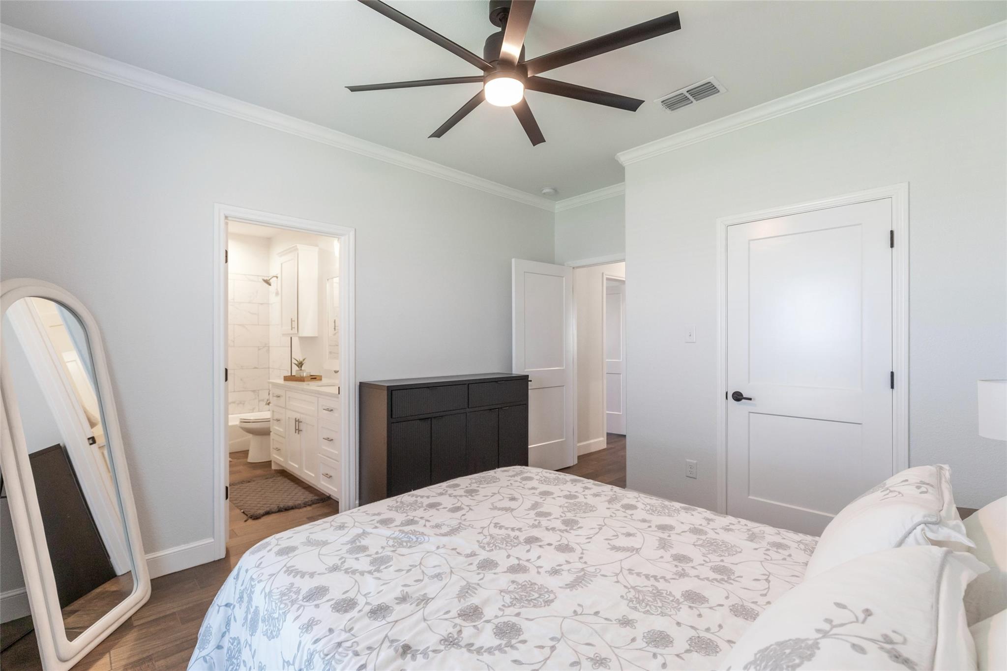 property viewer photo 26
