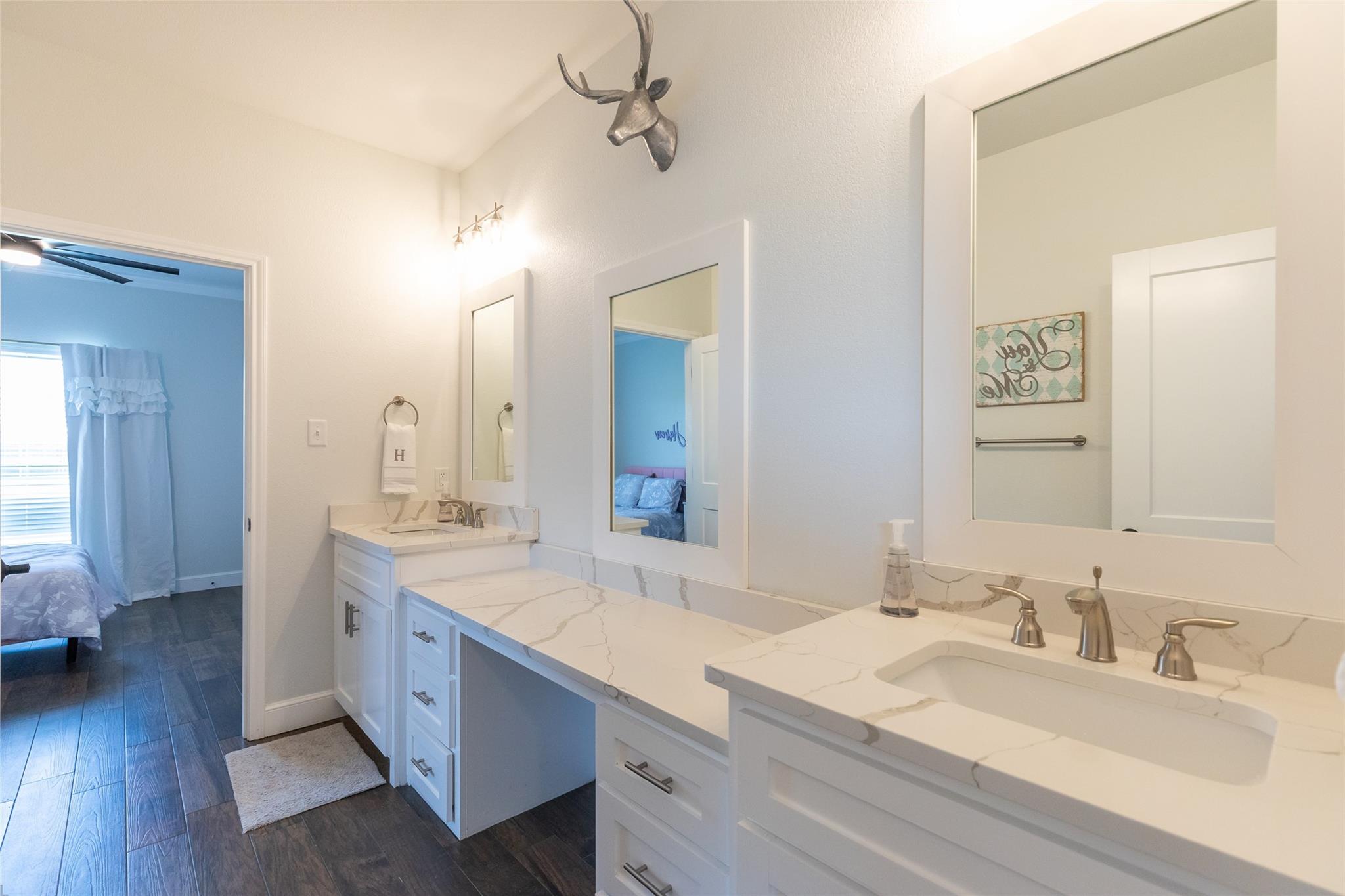 property viewer photo 30