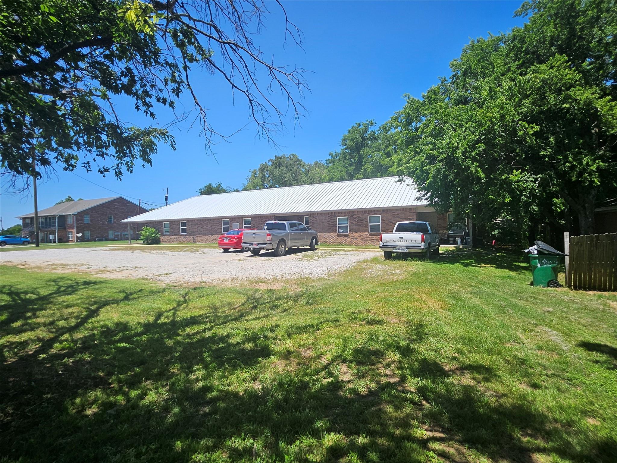 main property photo 8