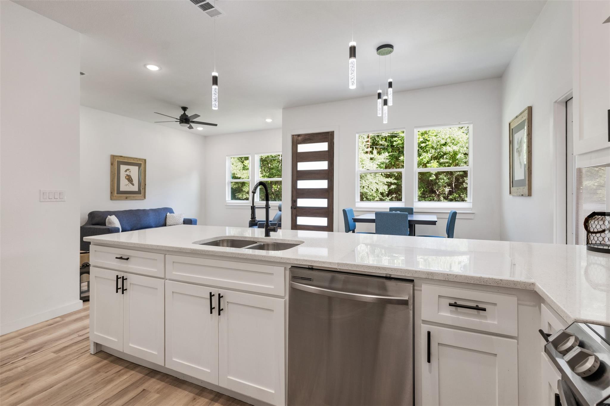 property viewer photo 18