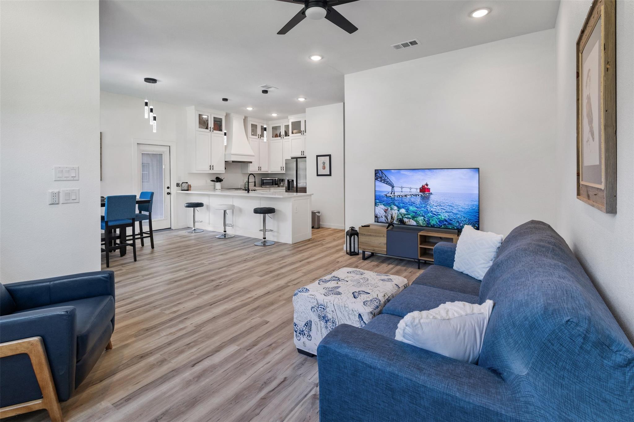 property viewer photo 5