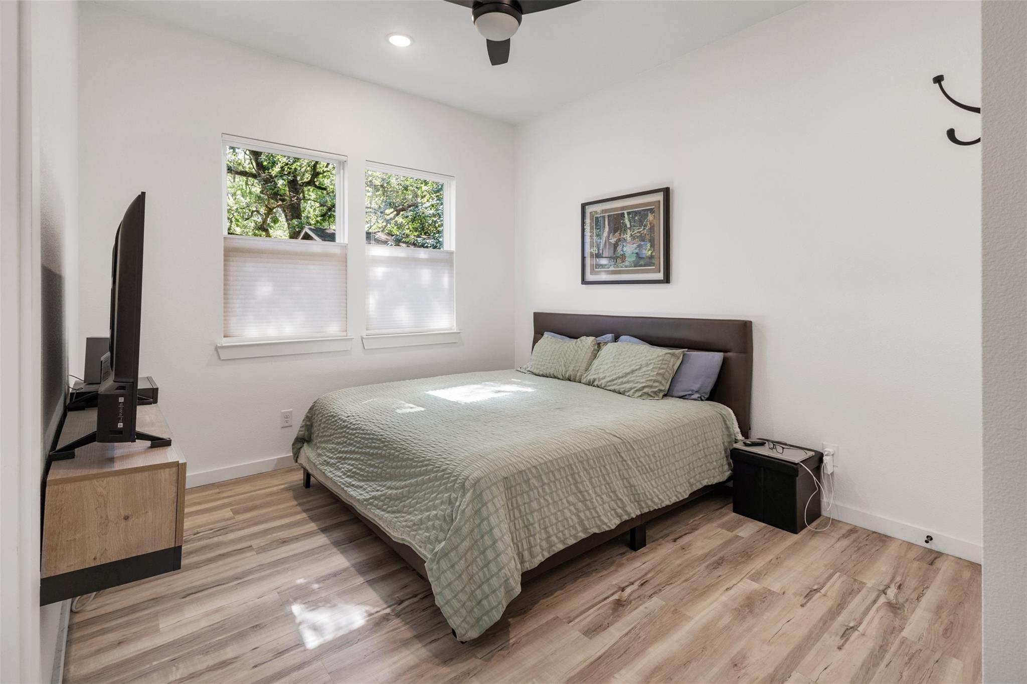 property viewer photo 7