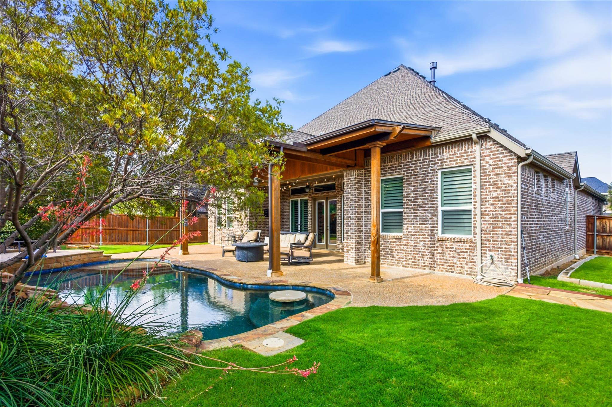 main property photo 4