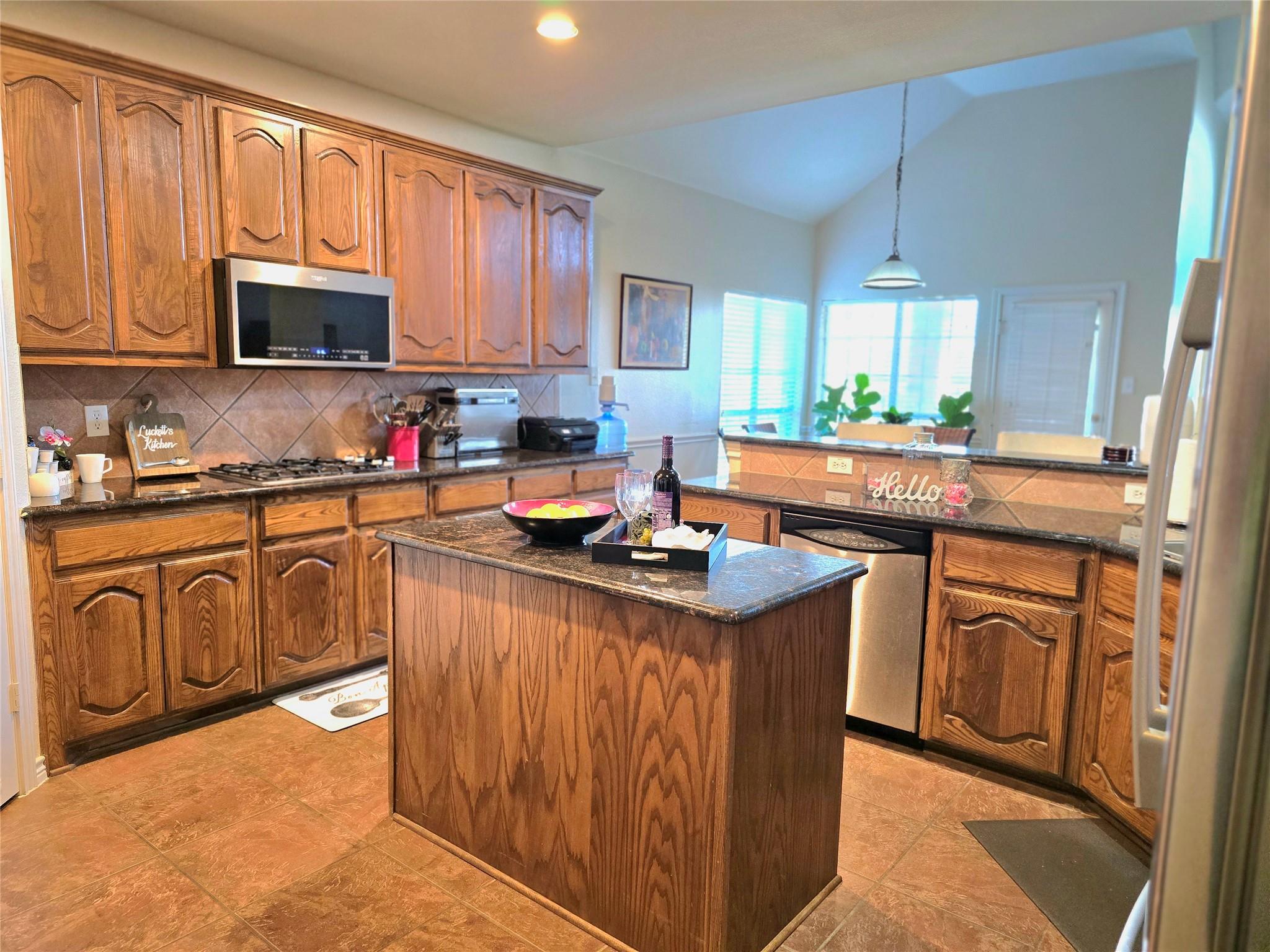 main property photo 6
