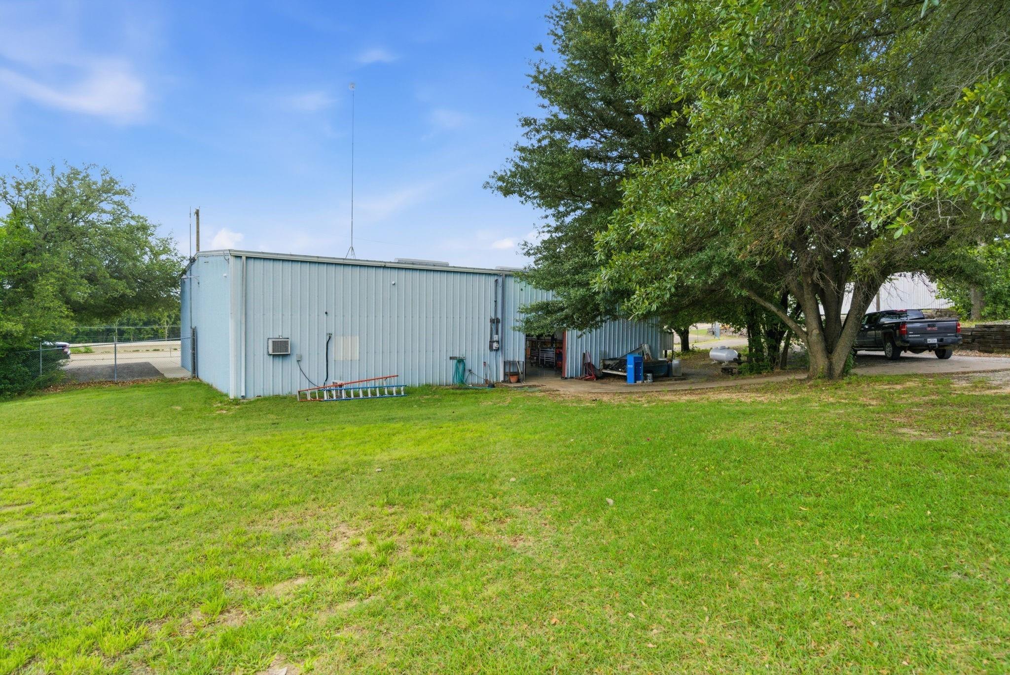main property photo 17