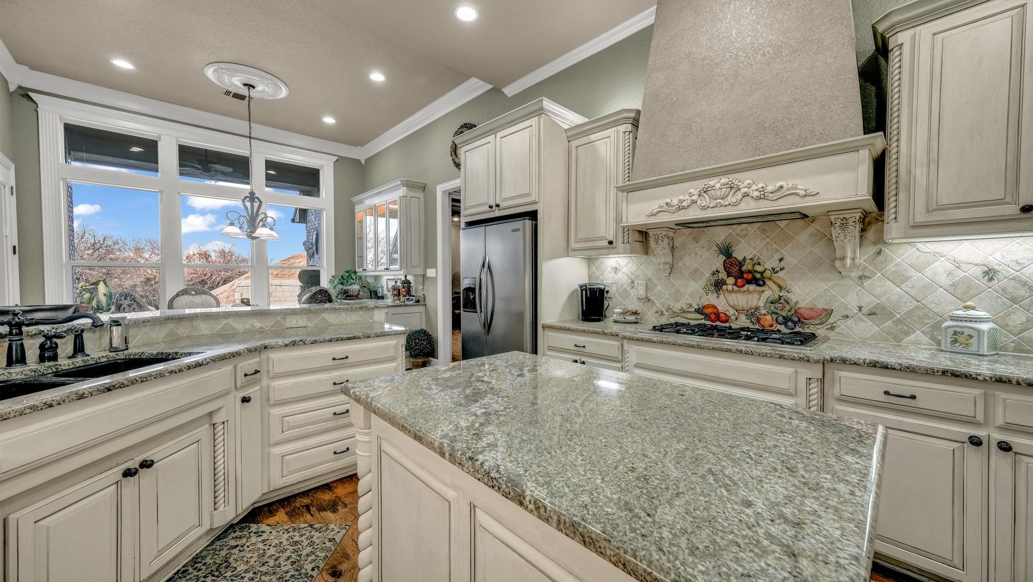 main property photo 14