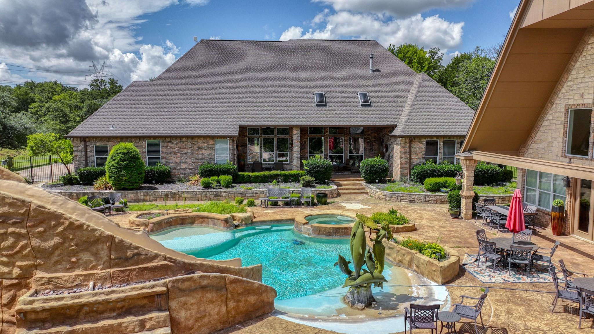 main property photo 37