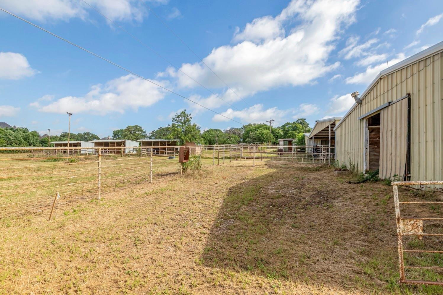 main property photo 14