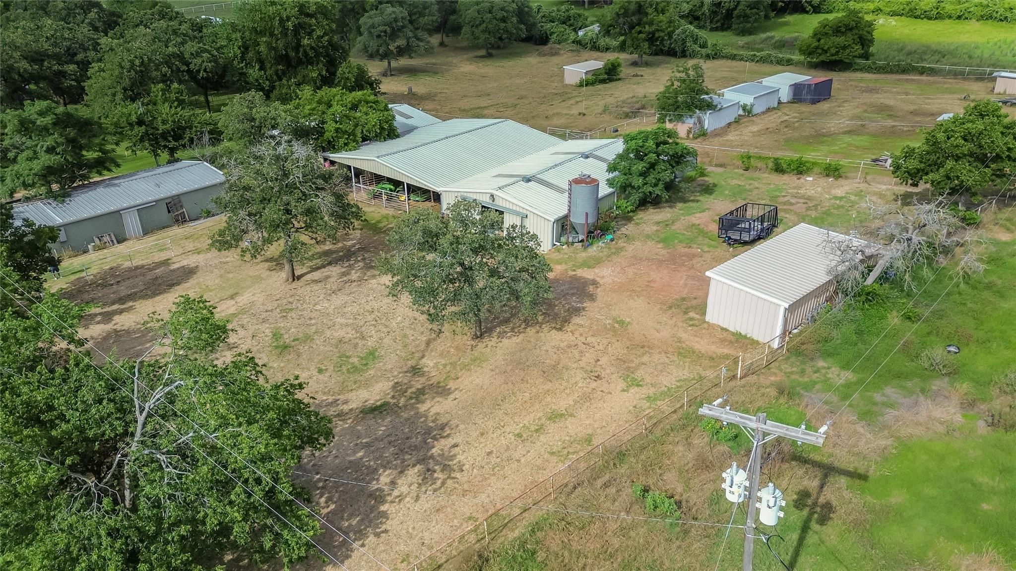 main property photo 8