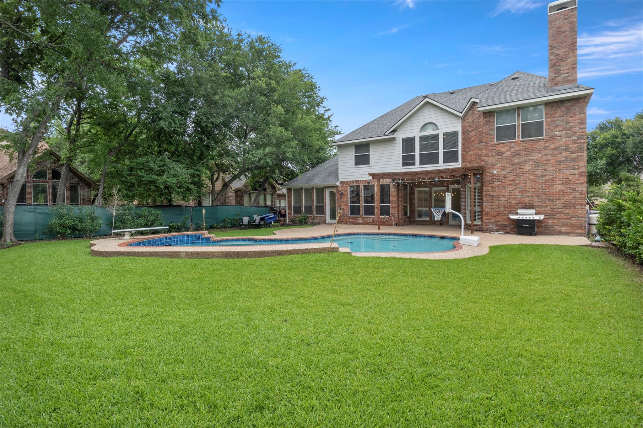 main property photo 32