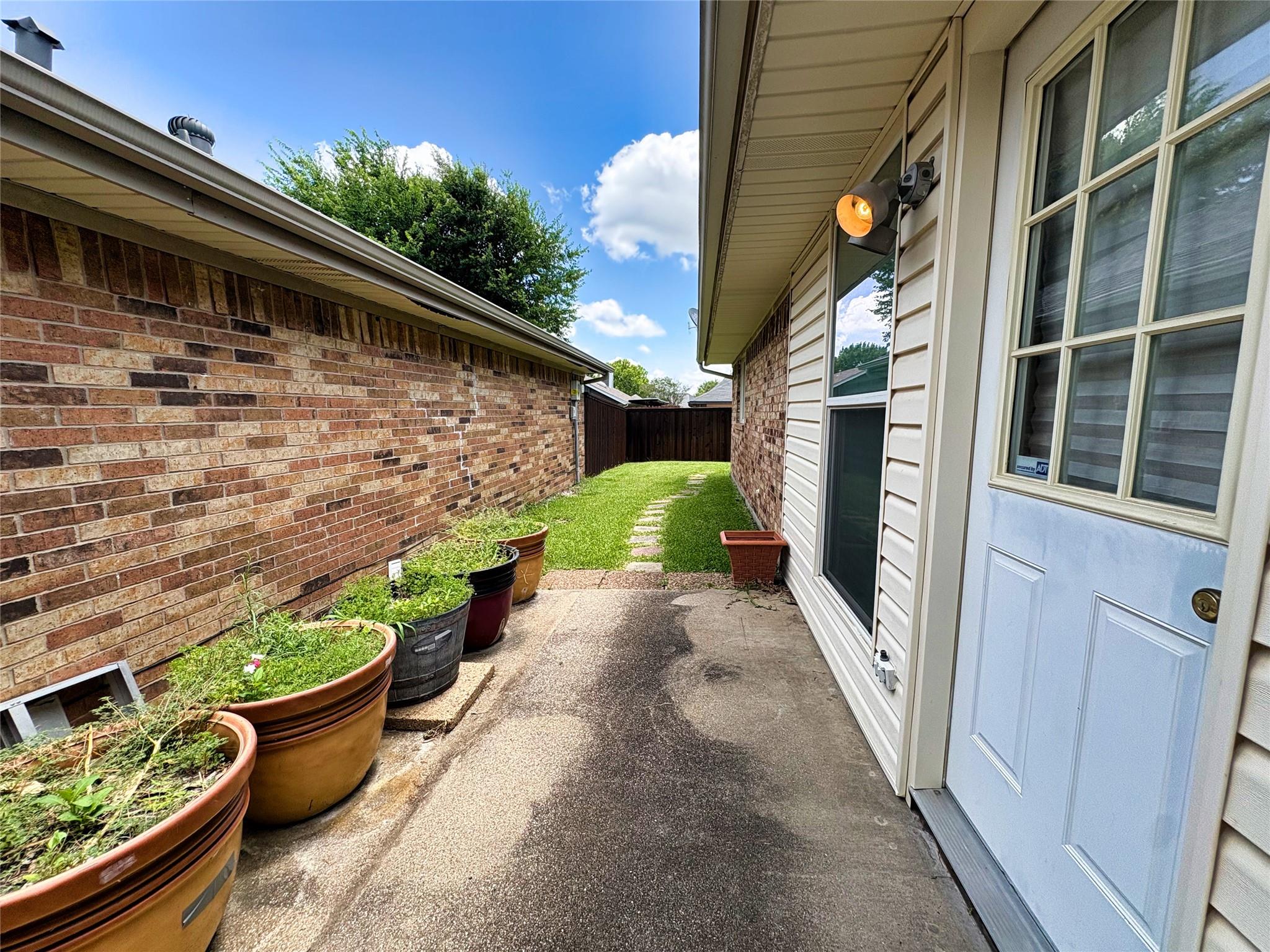 main property photo 13