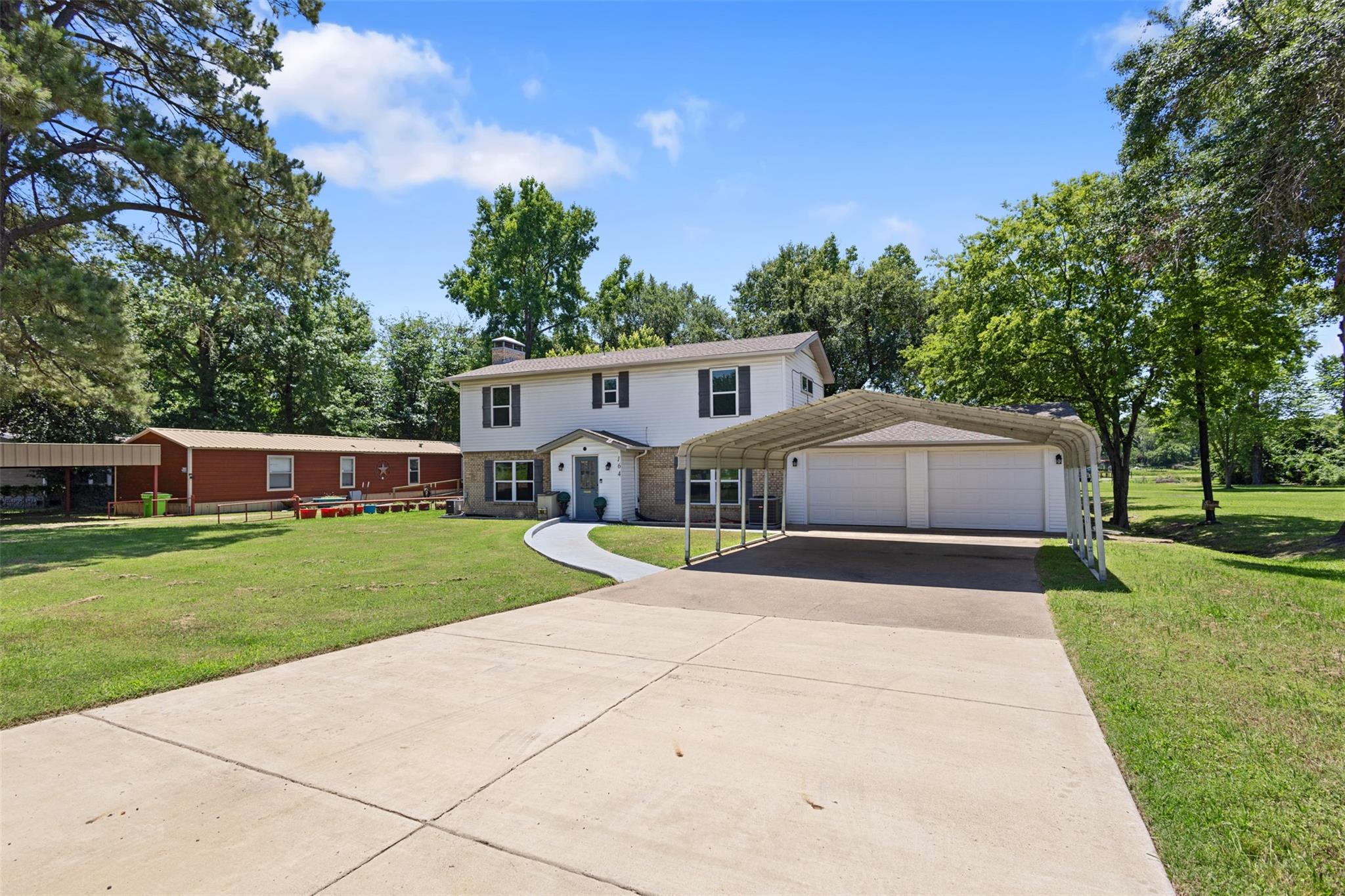 main property photo 3