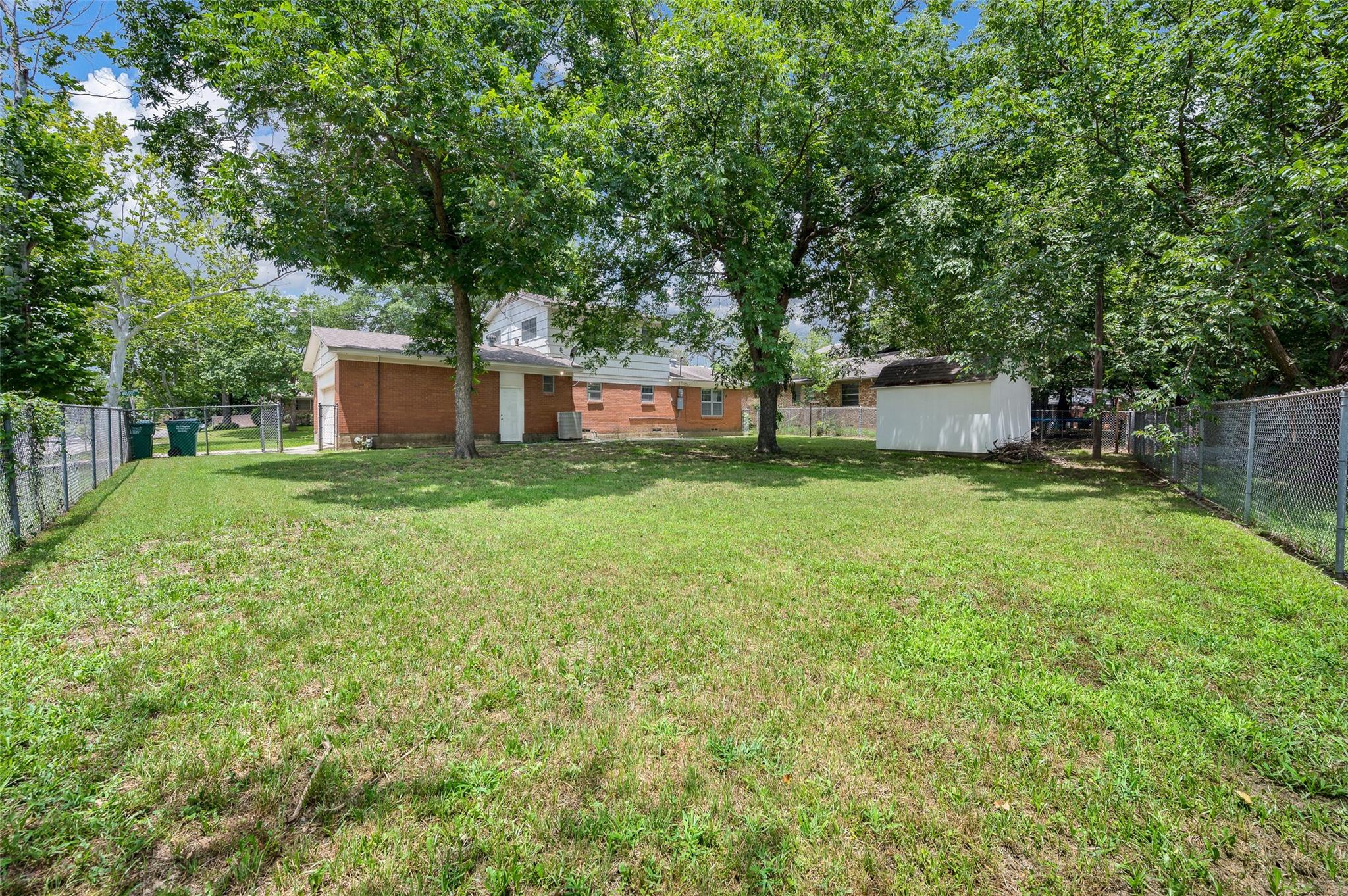 main property photo 19