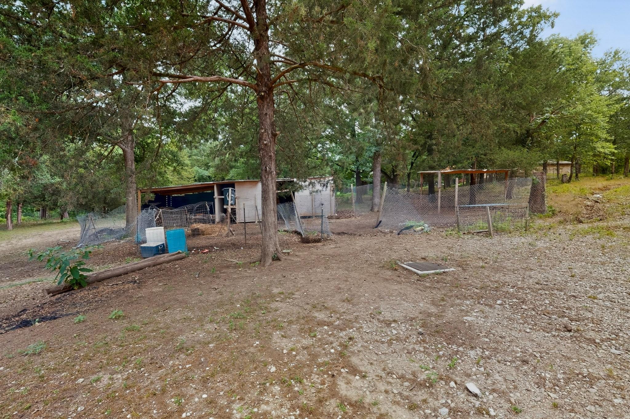 main property photo 28