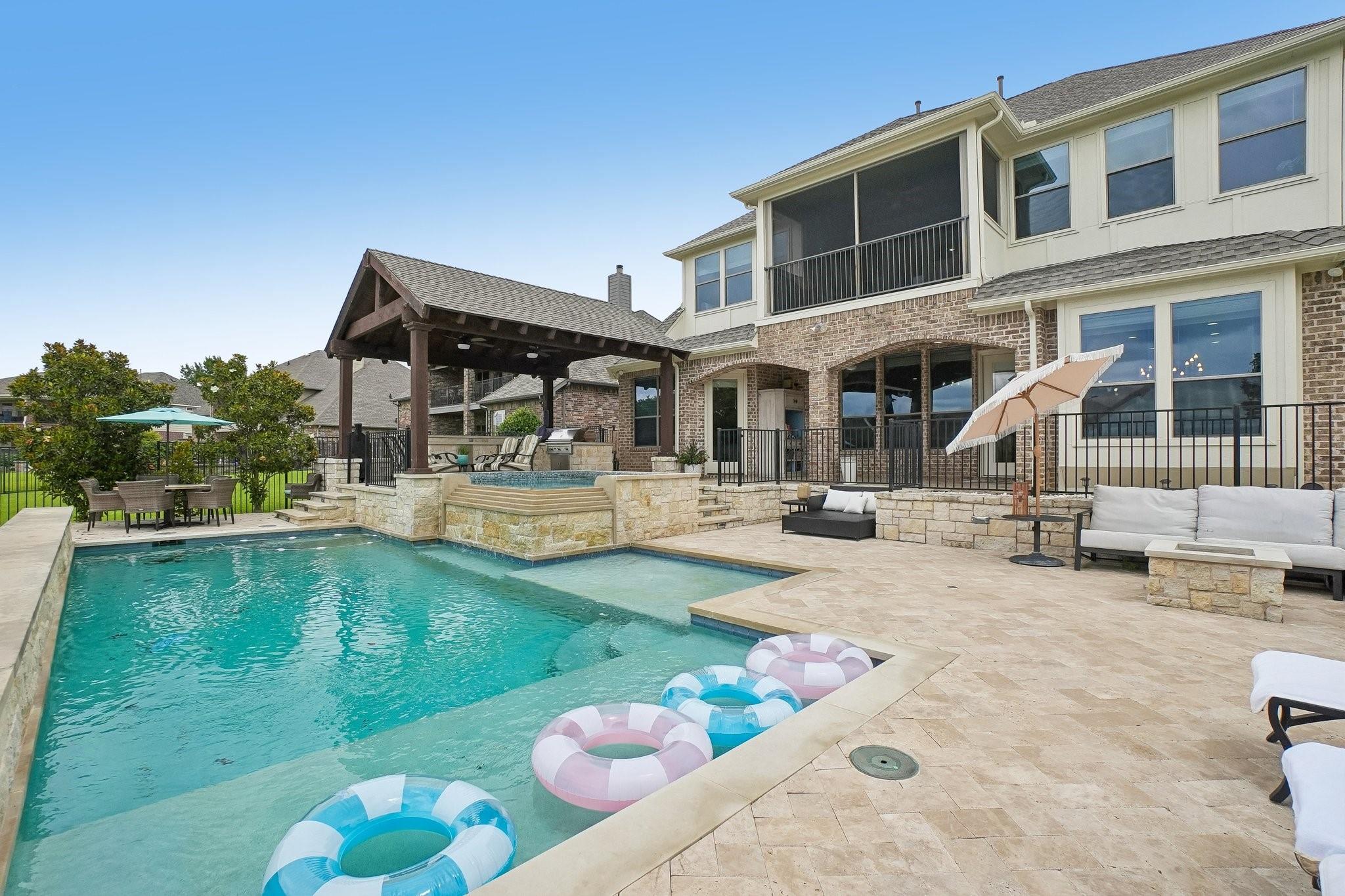 main property photo 5