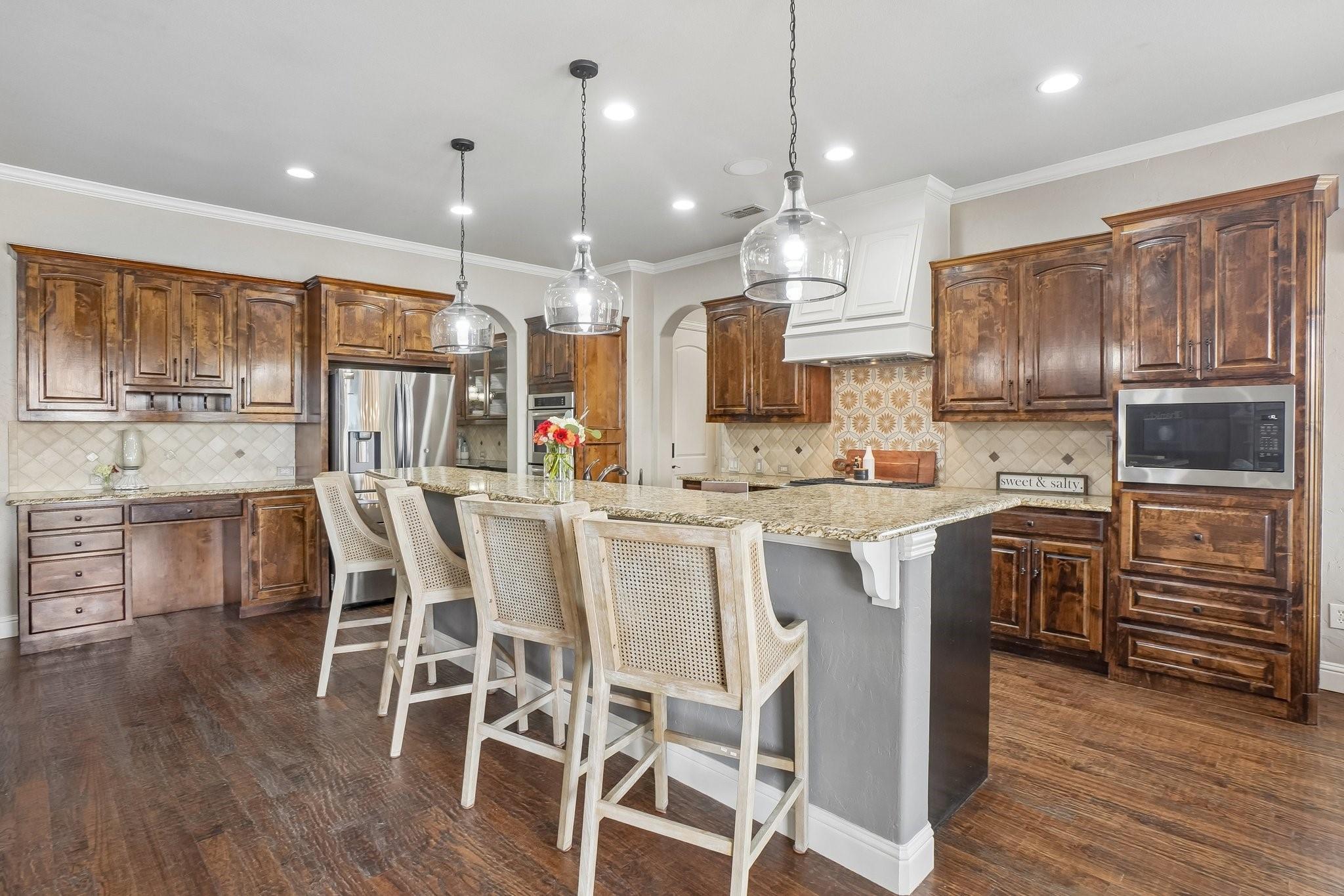 main property photo 7