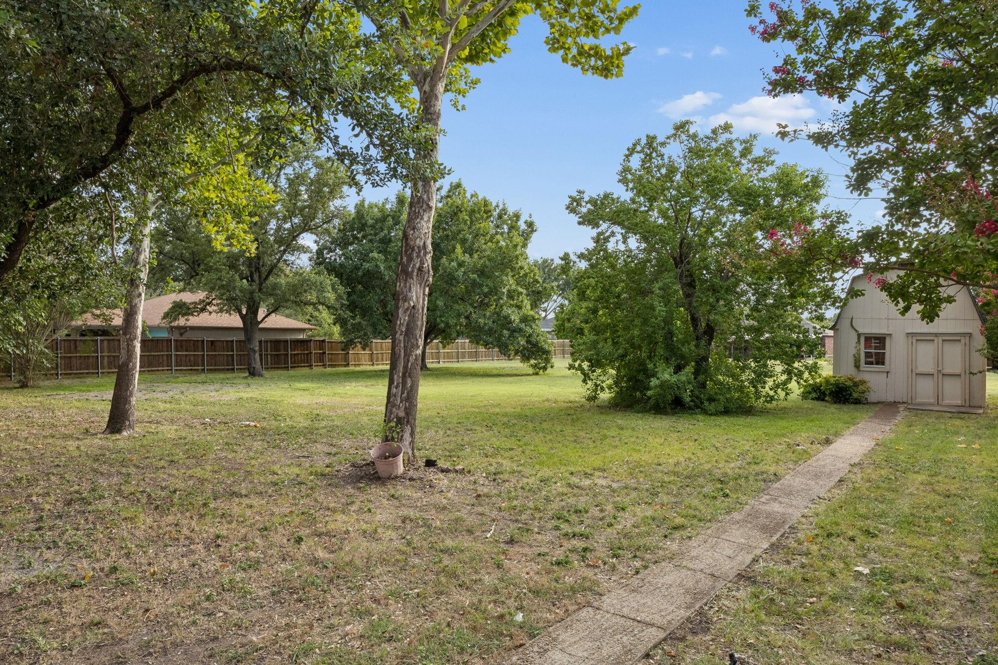 main property photo 28