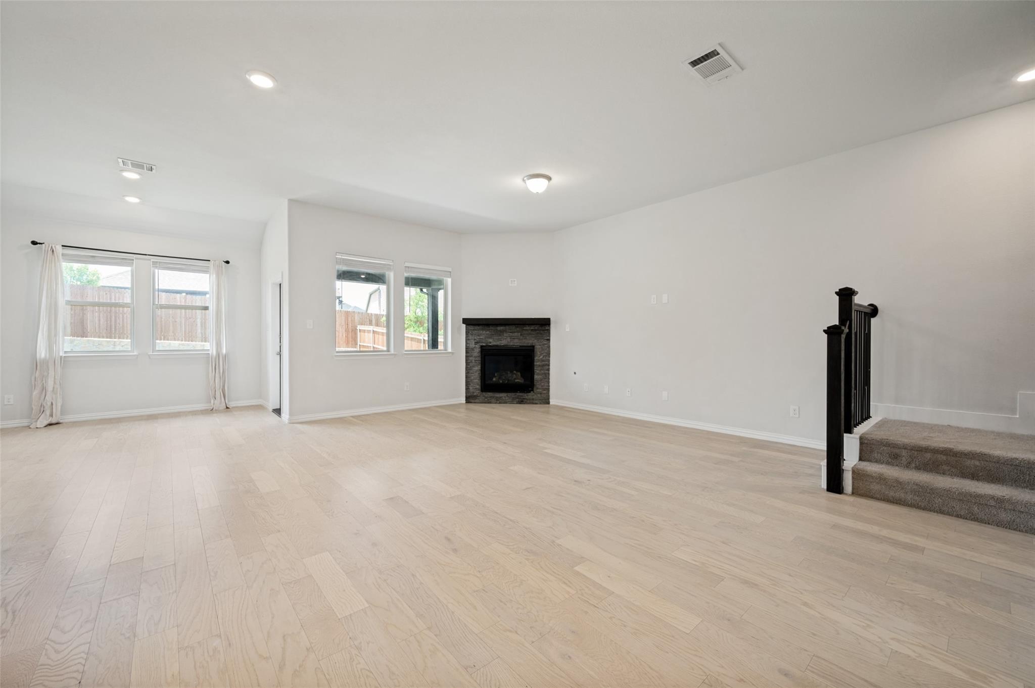 property viewer photo 5