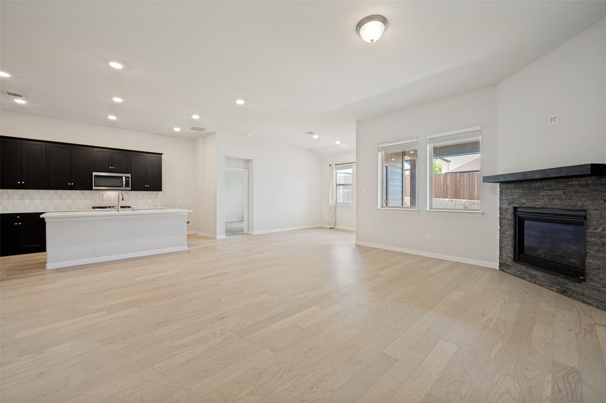 property viewer photo 7