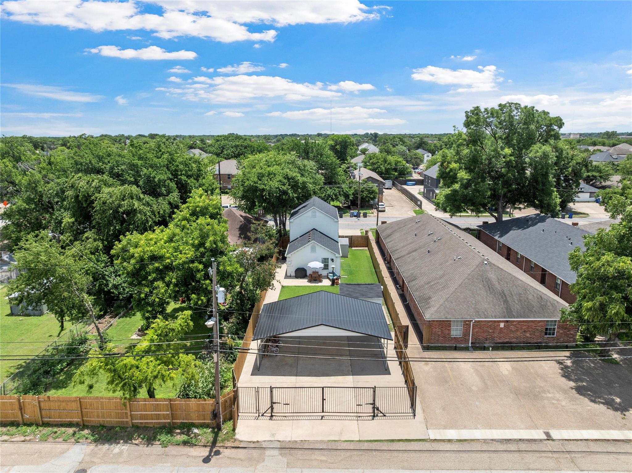 main property photo 32