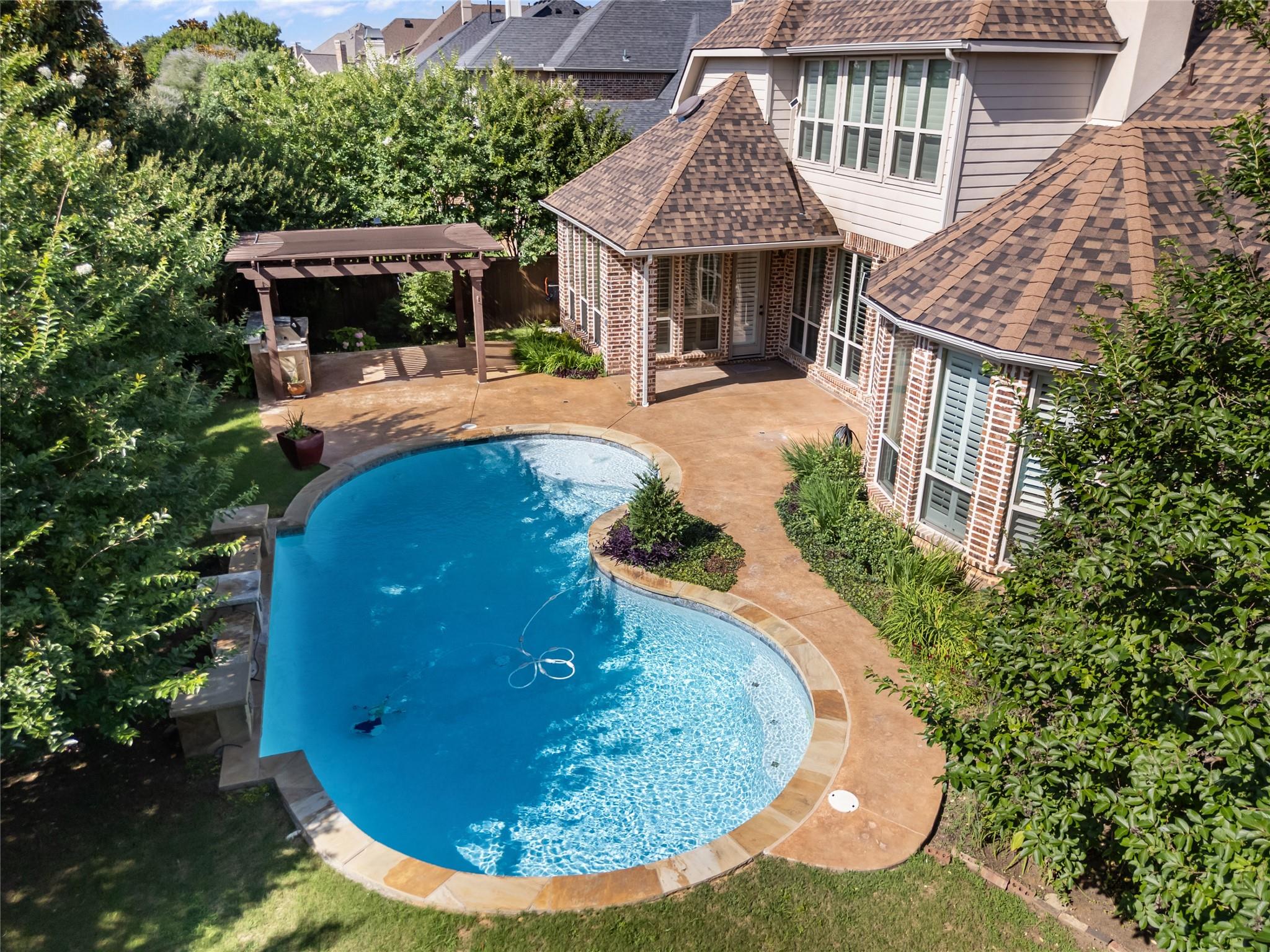 main property photo 38