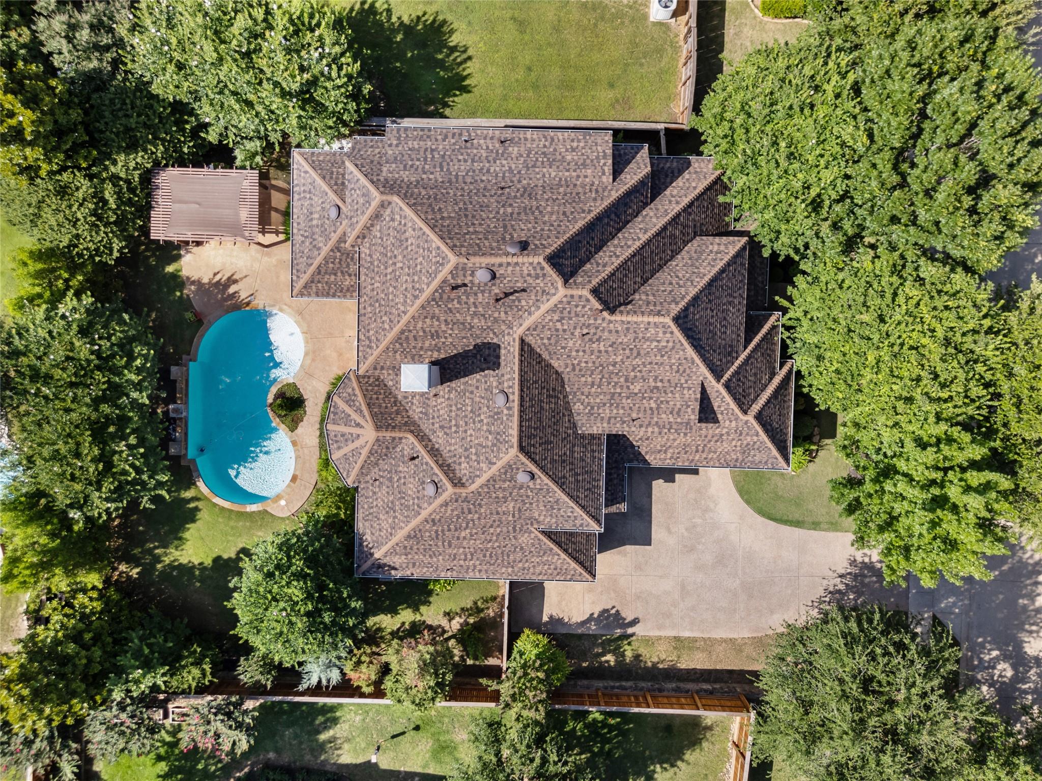 main property photo 39