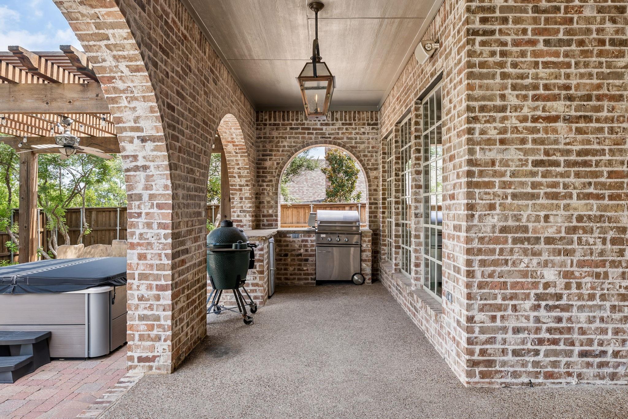 main property photo 27