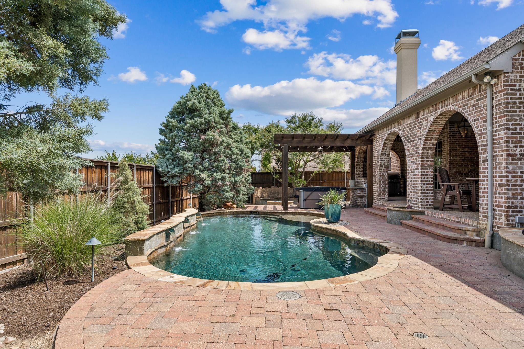 main property photo 29