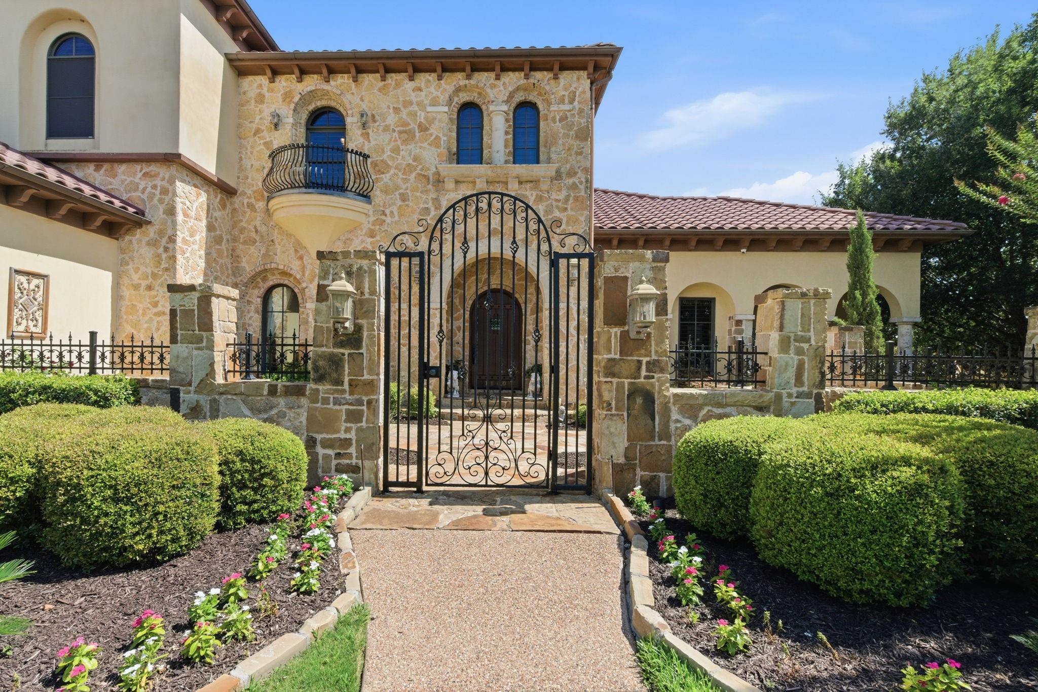 main property photo 4