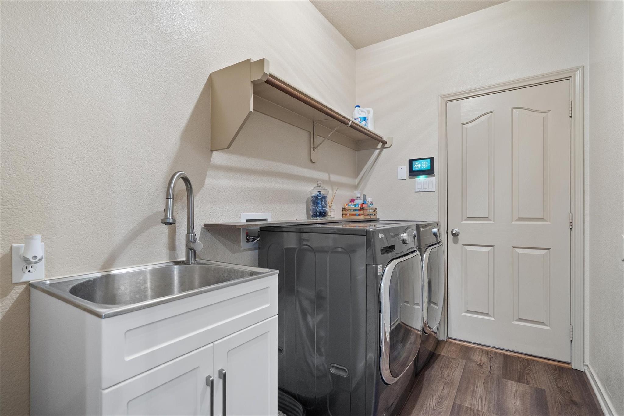 main property photo 14