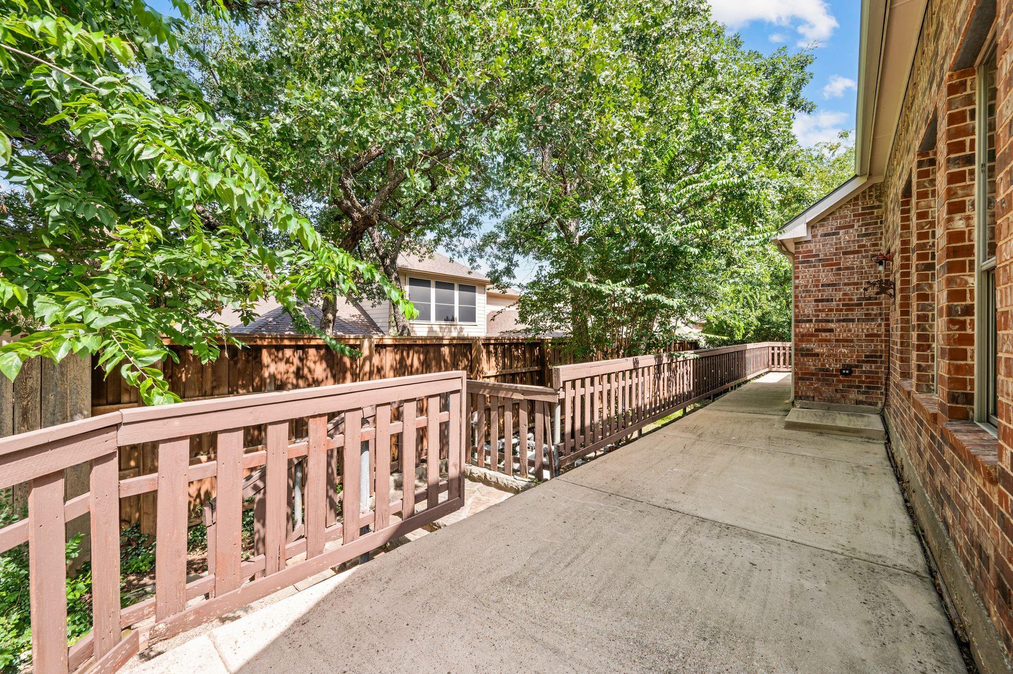 main property photo 33