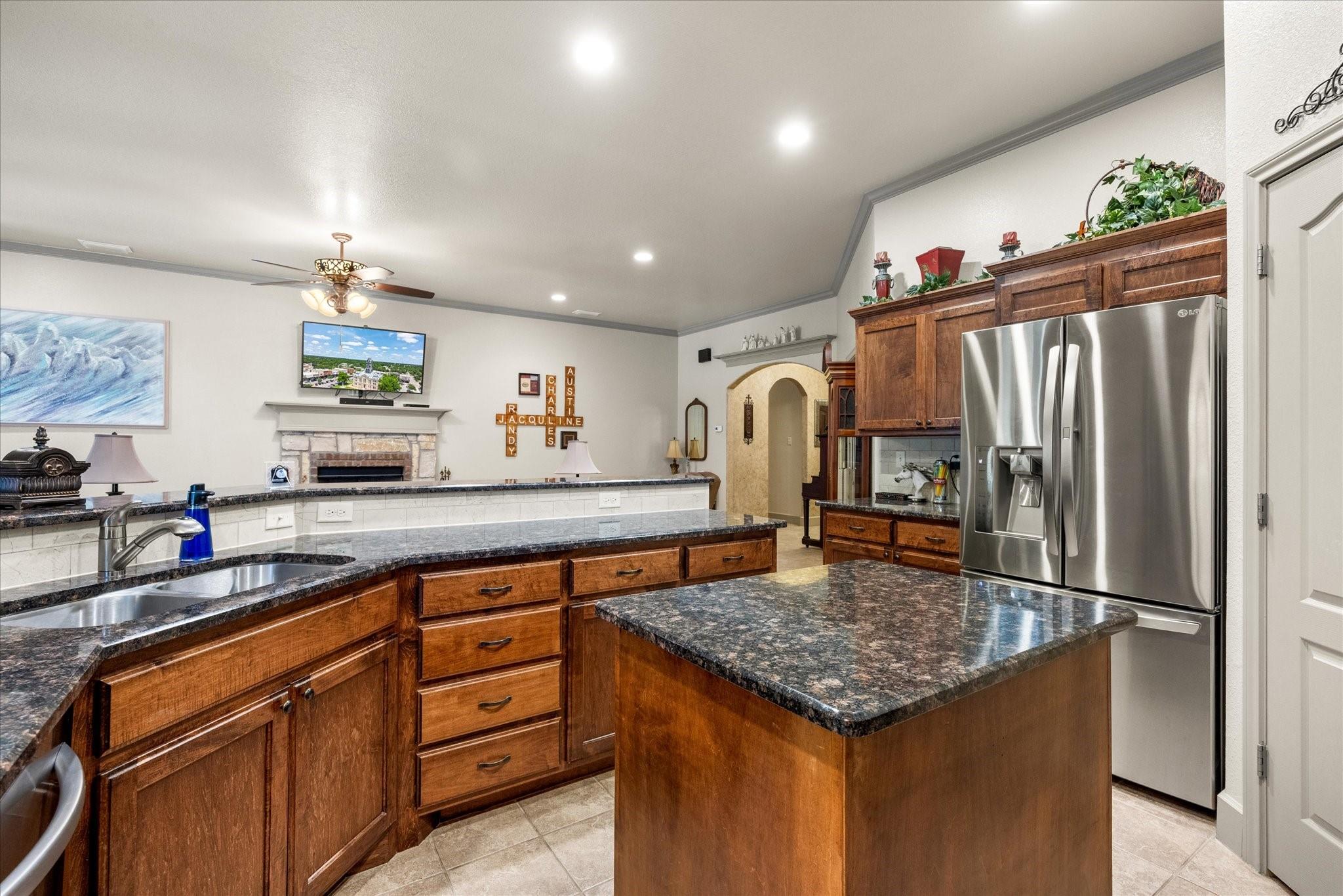 main property photo 10