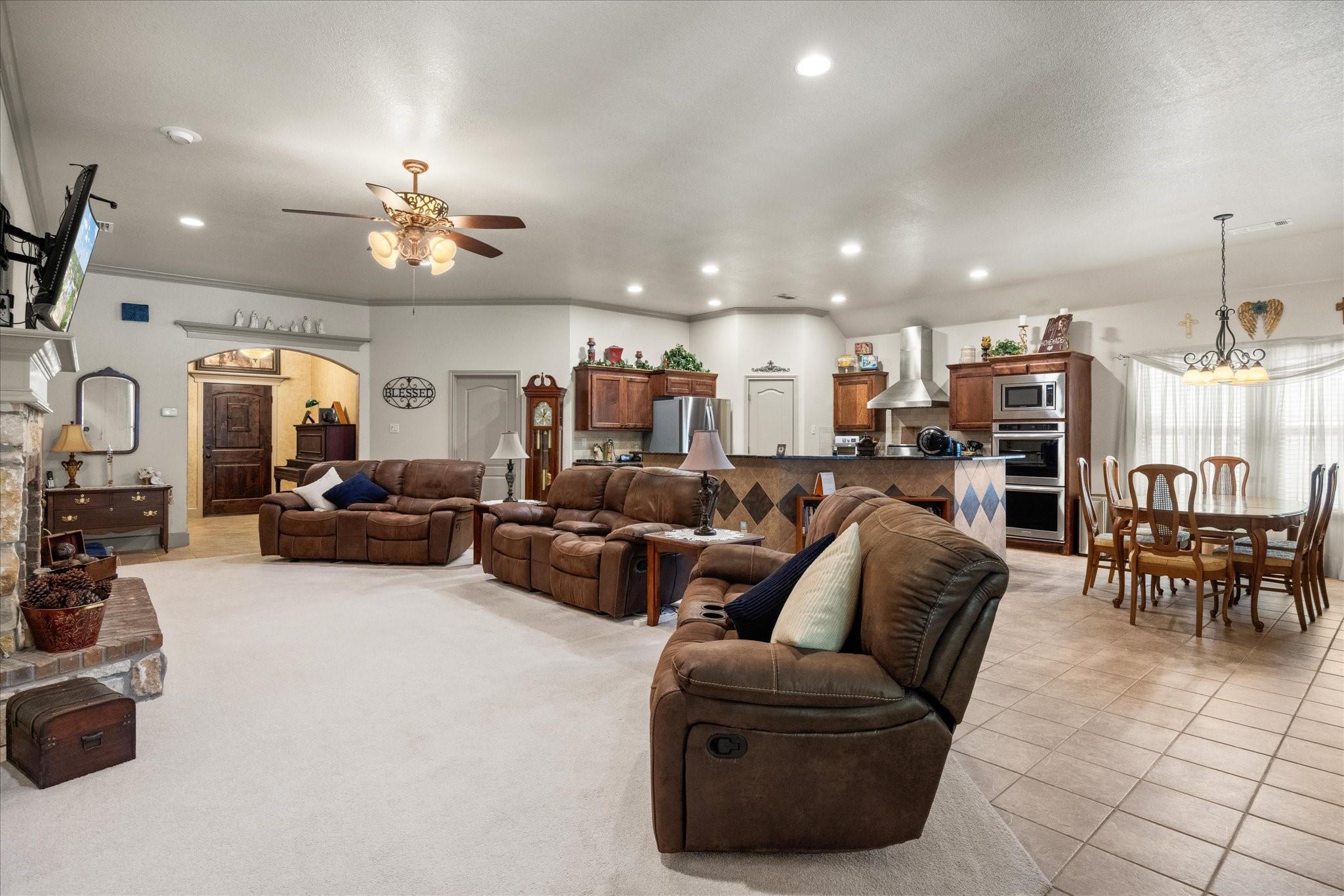 main property photo 6
