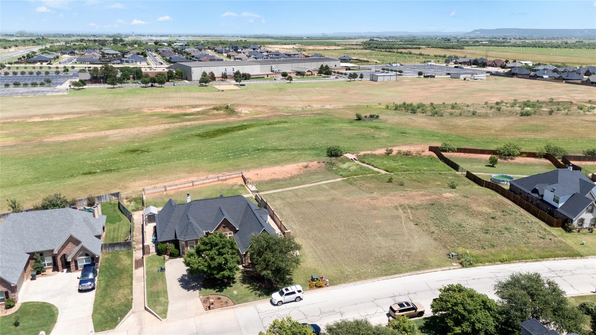 main property photo 9