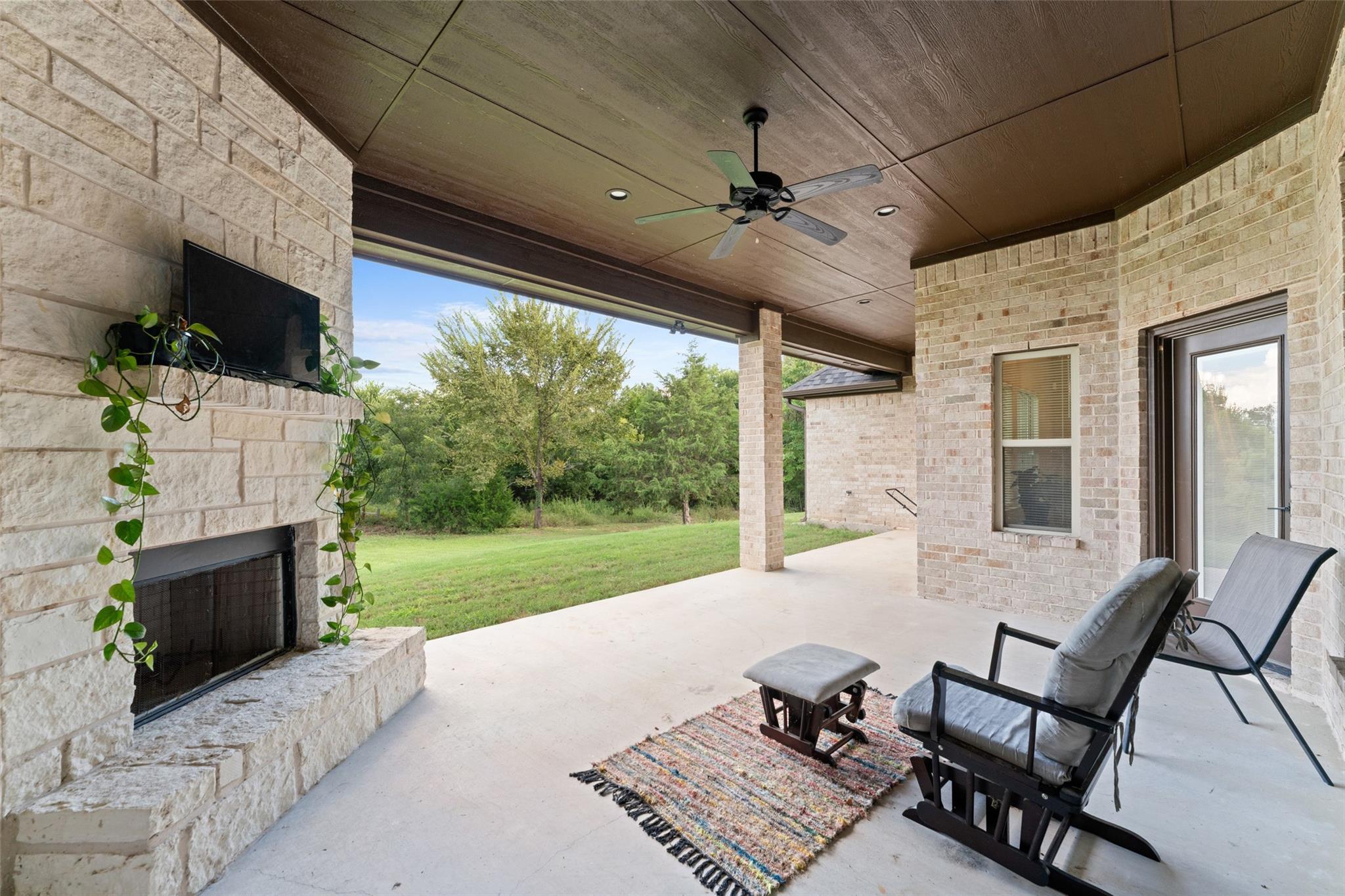 main property photo 31