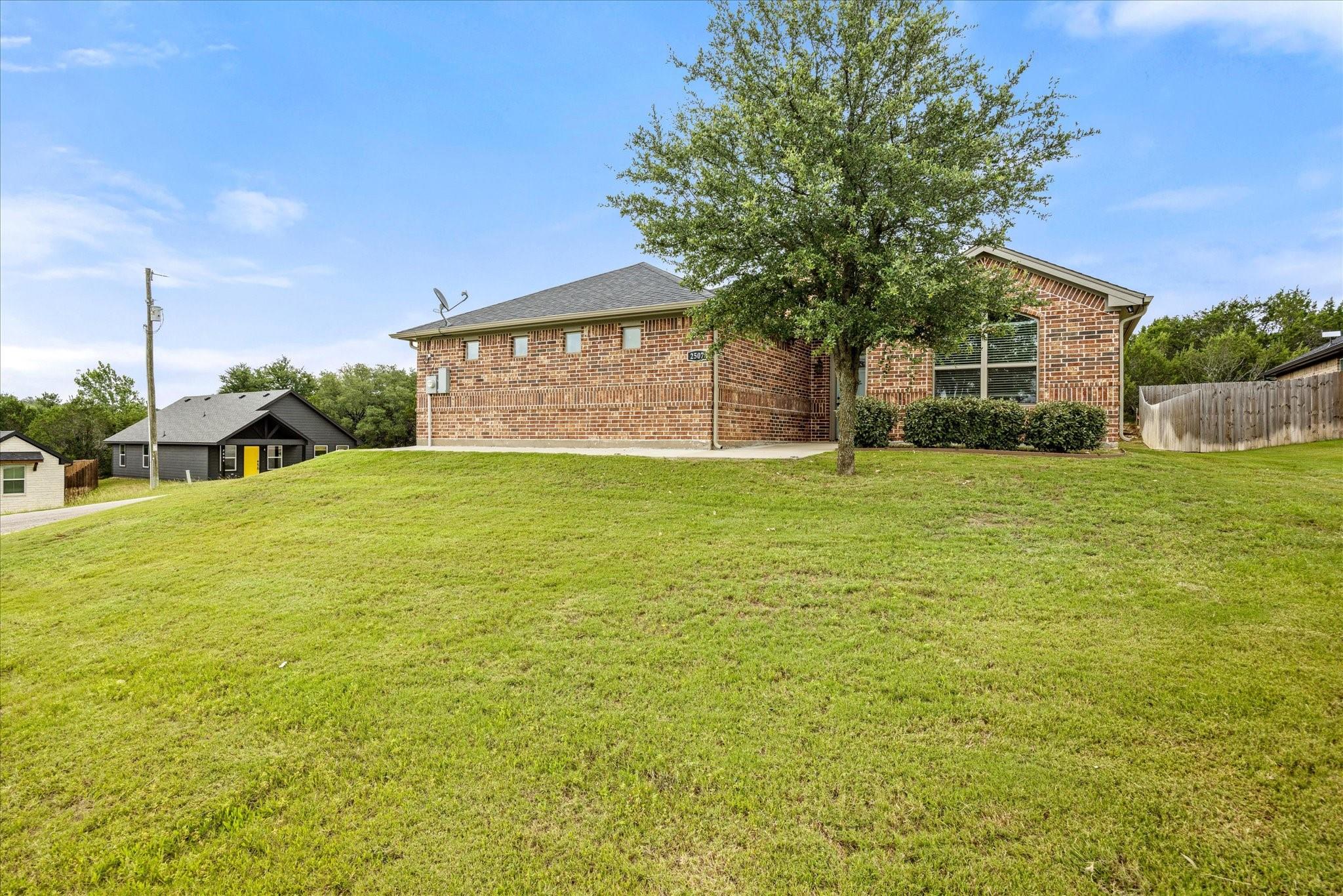 main property photo 26