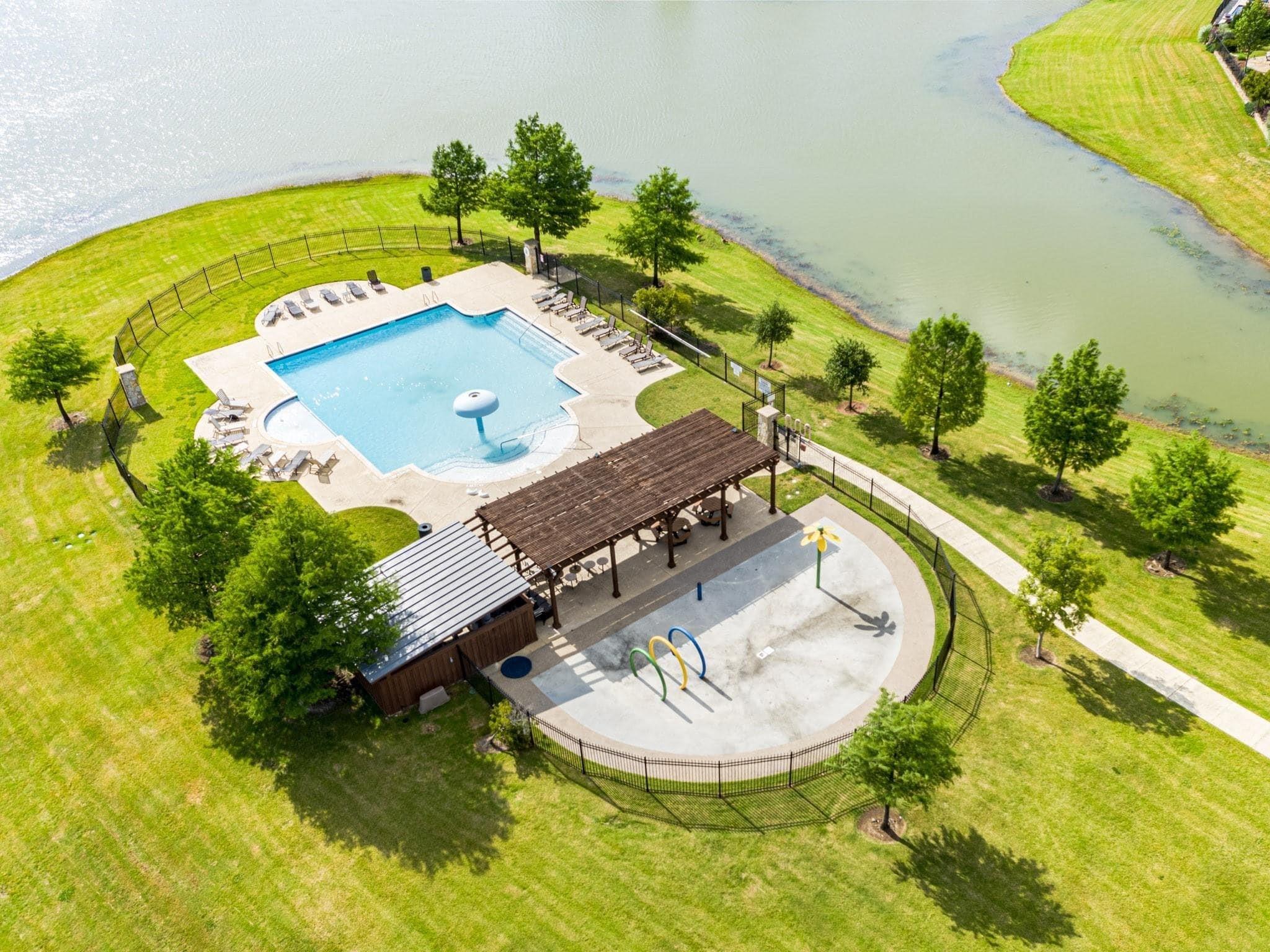 main property photo 19