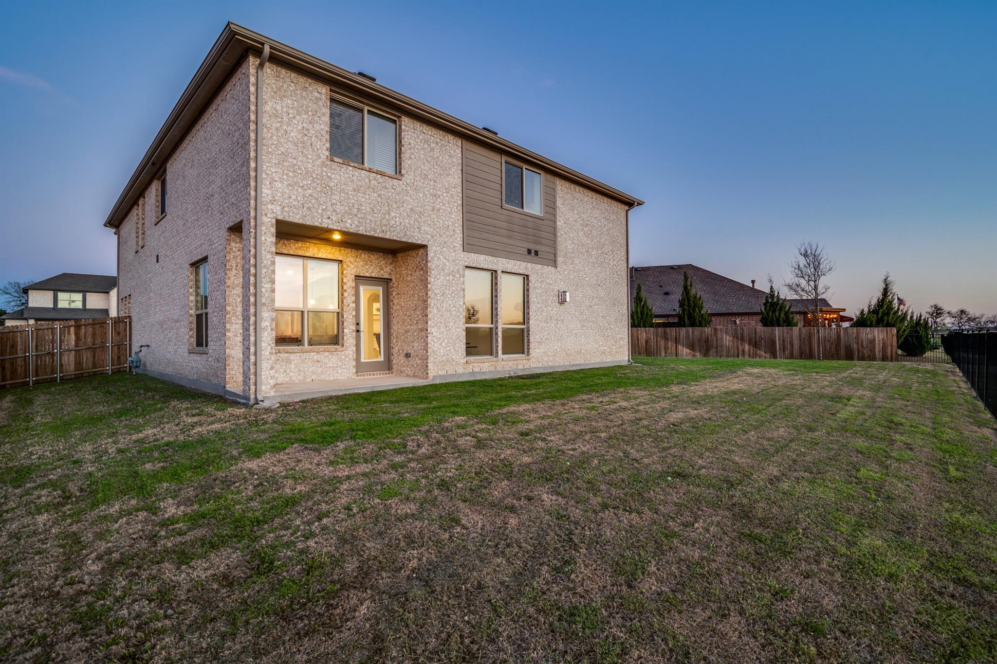 main property photo 30