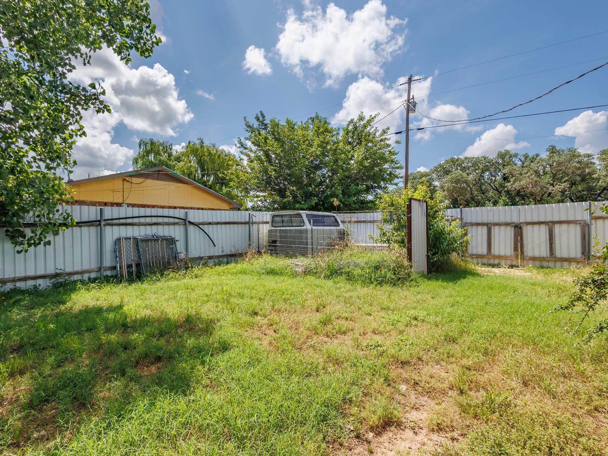 main property photo 13