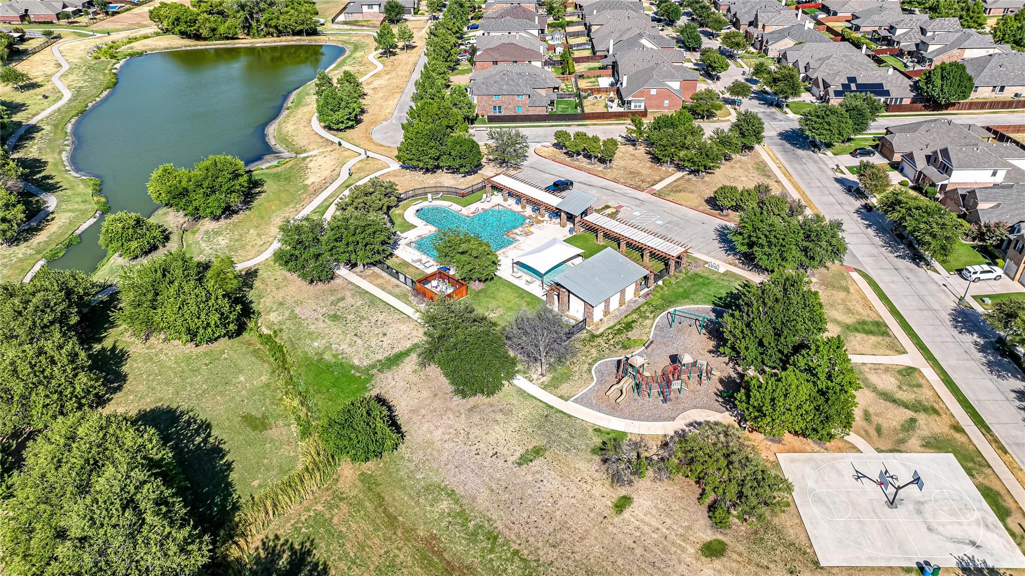 main property photo 37