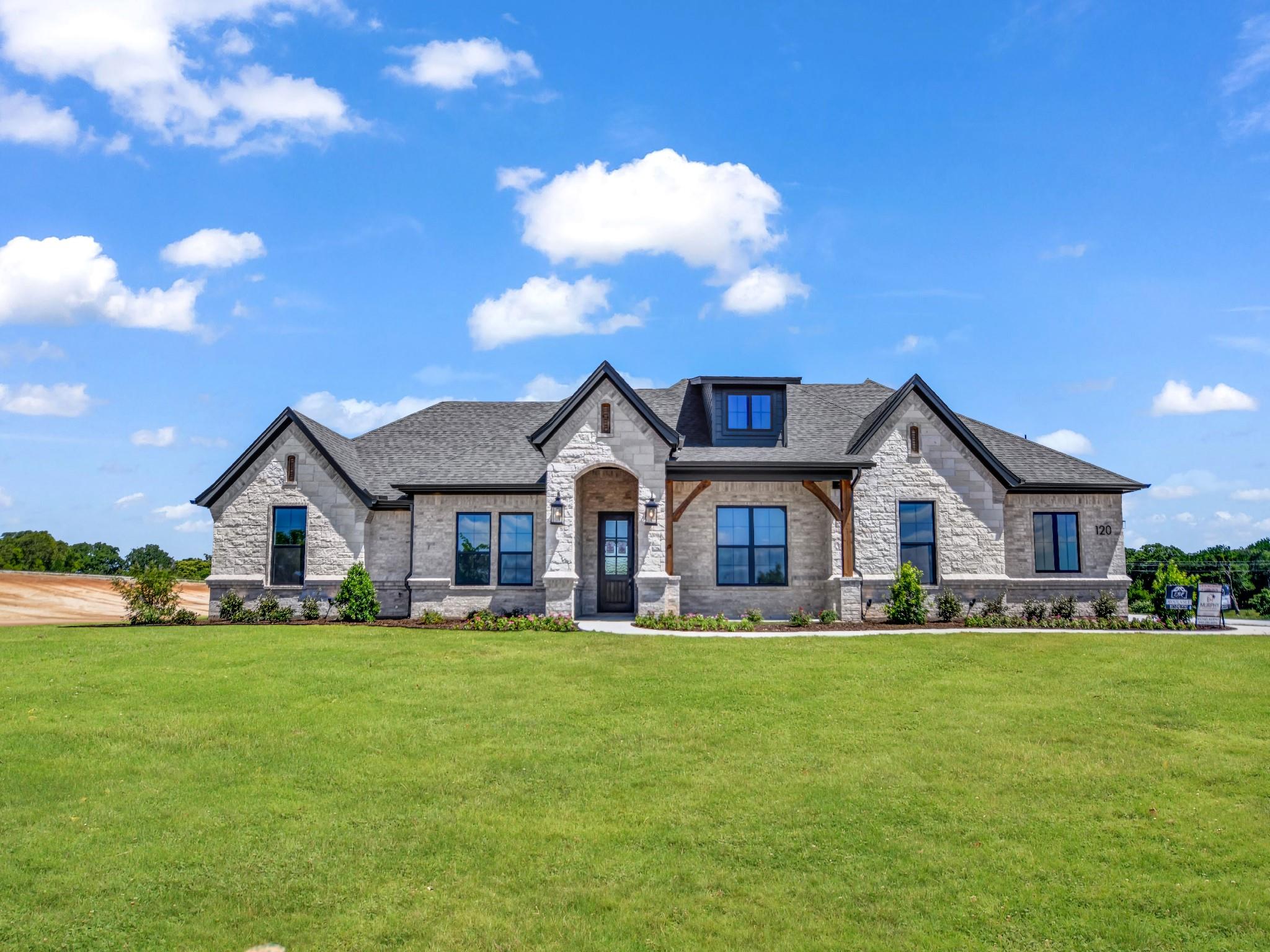 main property photo 5