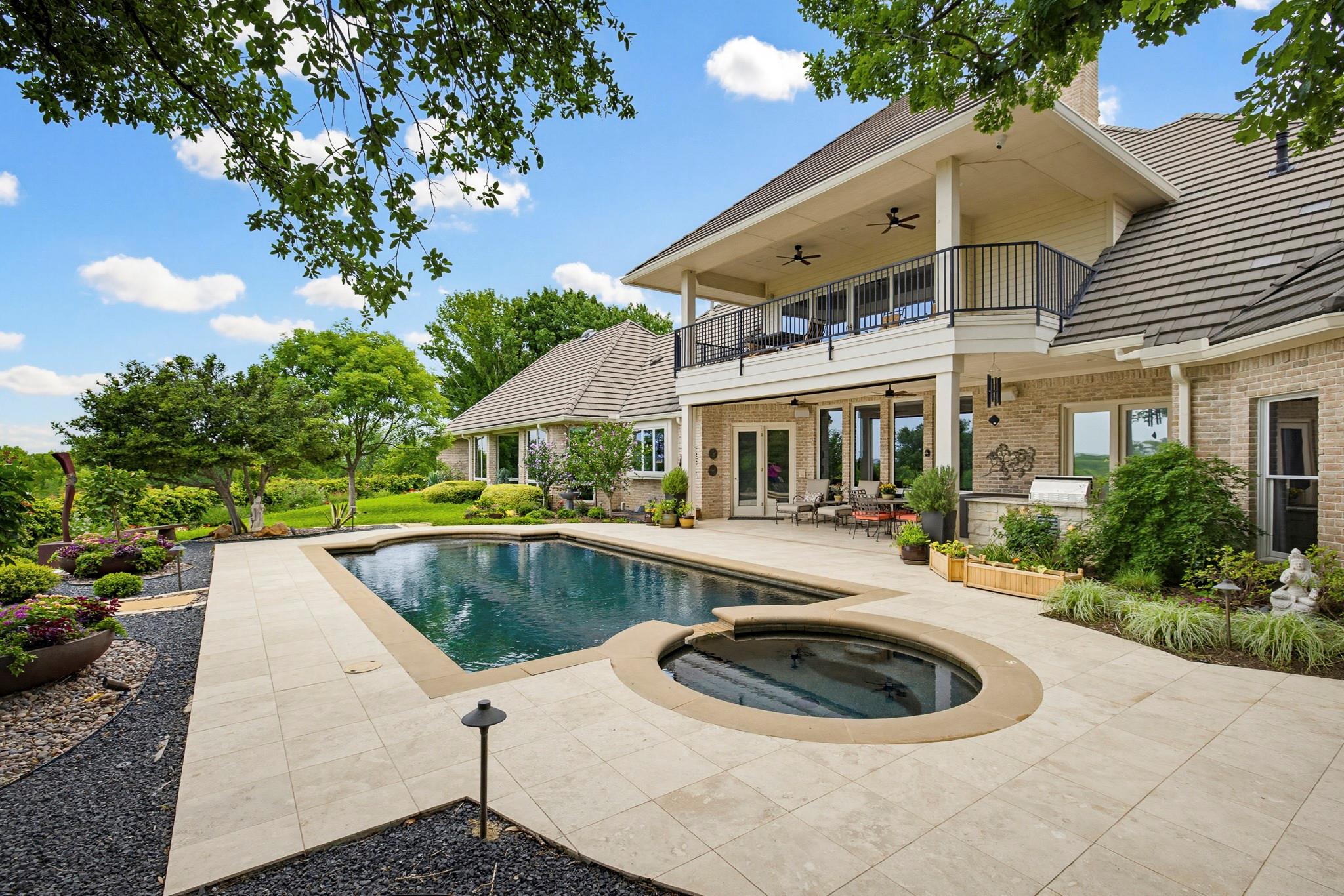 main property photo 34
