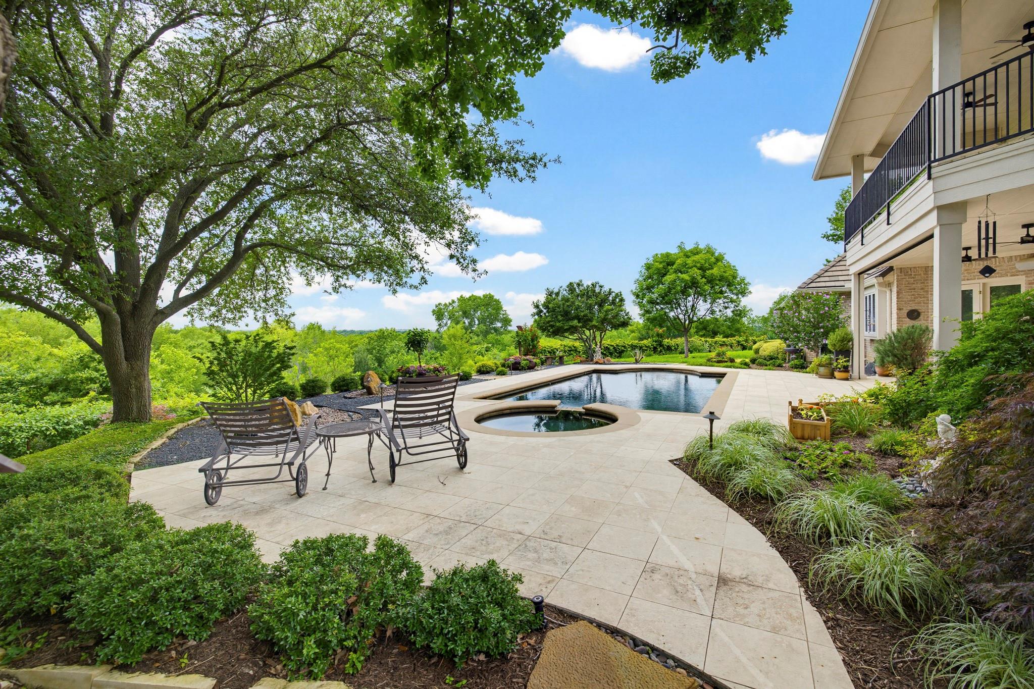 main property photo 35