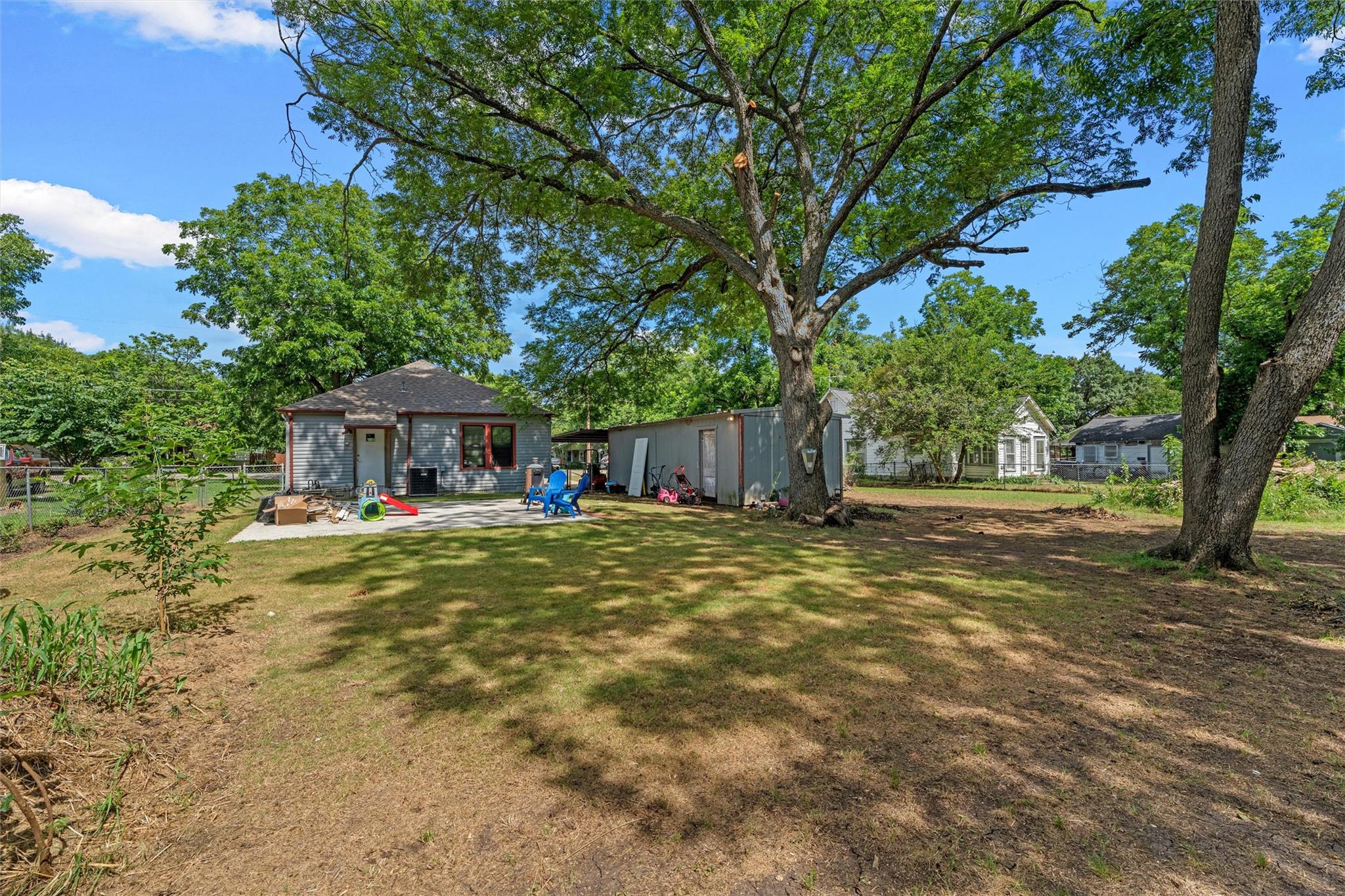 main property photo 18
